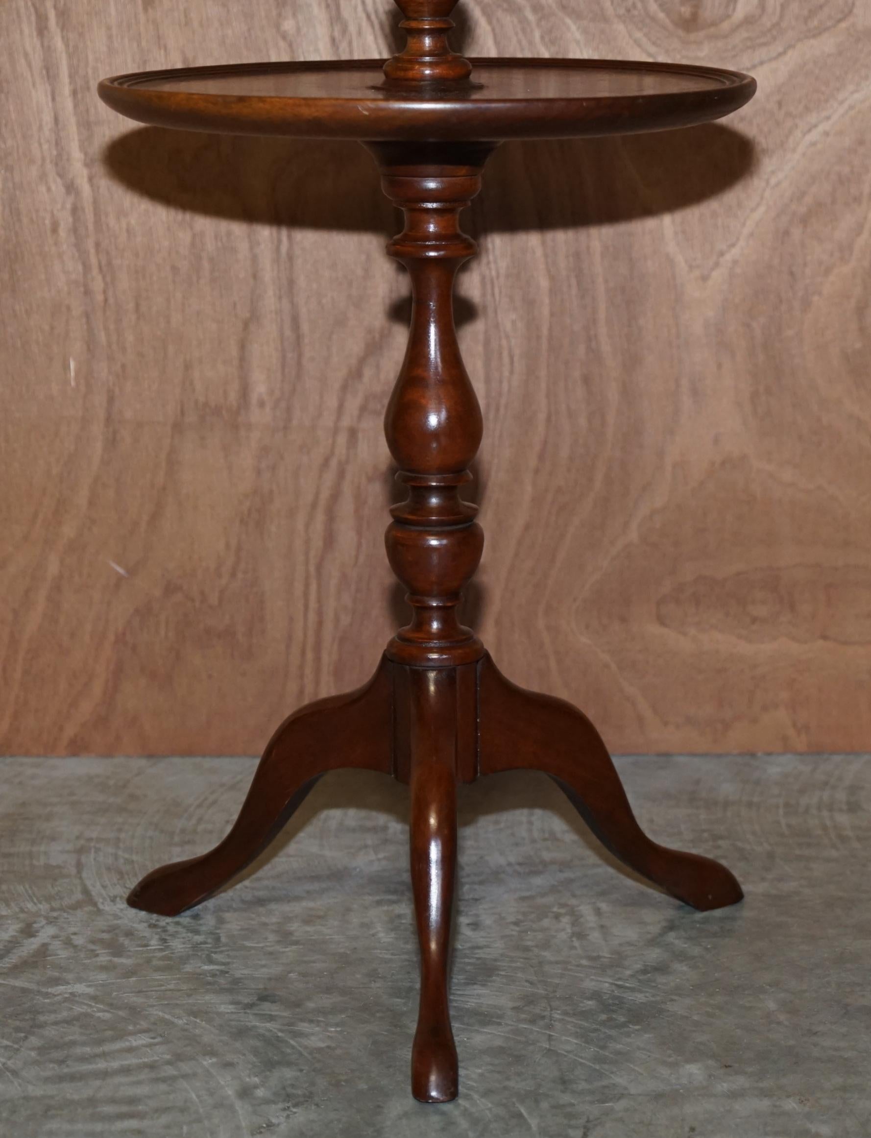 Stunning Antique Hardwood Three Tiered Whatnot Side End Lamp Wine Table For Sale 3