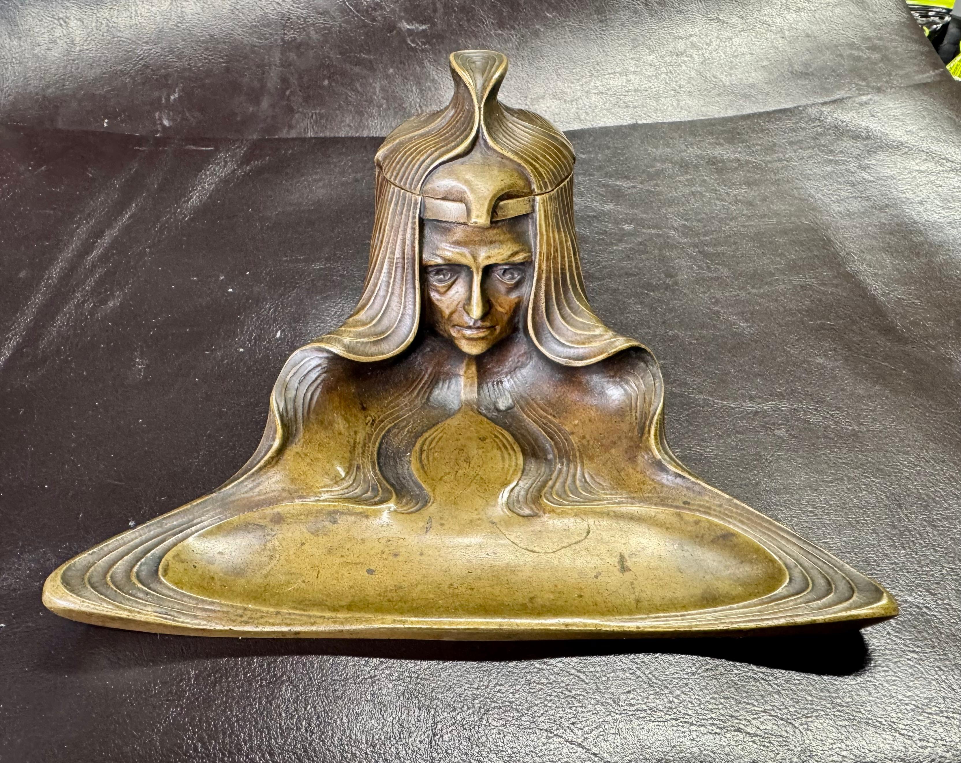 Art nouveau Superbe Stand d'encrier ancien - Style Jugend / Art Nouveau du début du 20e siècle en vente