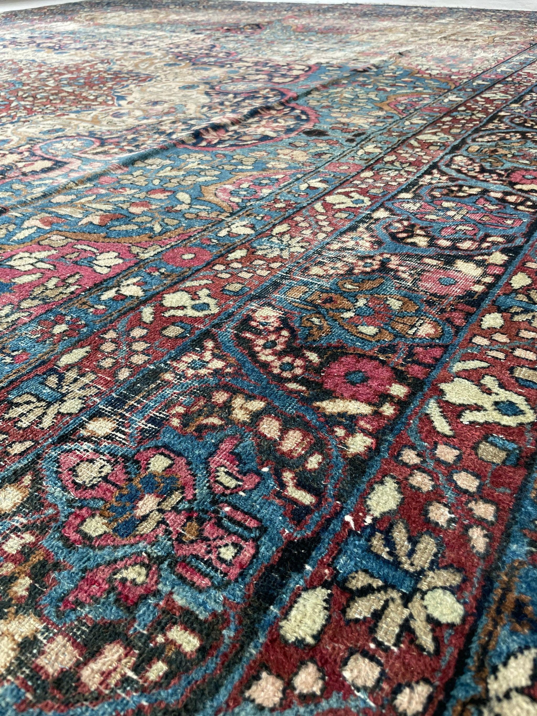 Stunning Antique Persian Rug Kermanshah-Lavar in Unique Color, circa 1920 For Sale 9