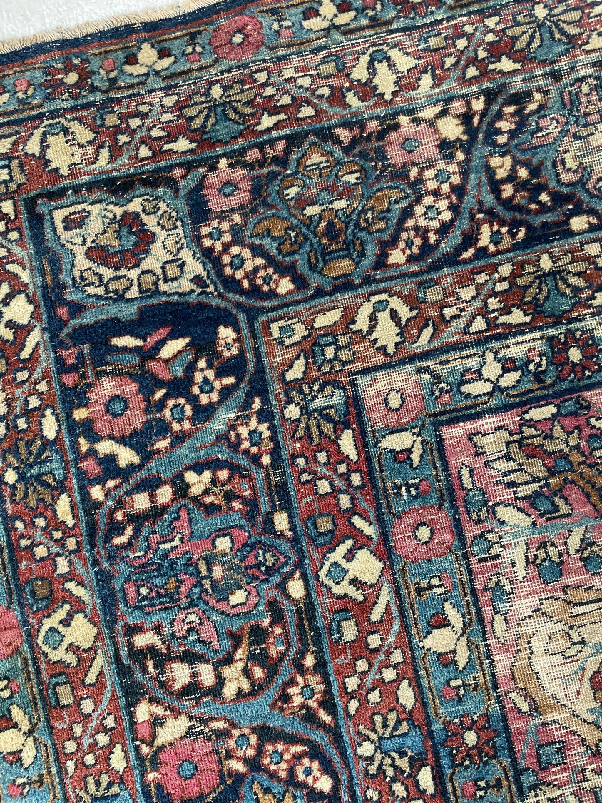Stunning Antique Persian Rug Kermanshah-Lavar in Unique Color, circa 1920 In Good Condition For Sale In Milwaukee, WI