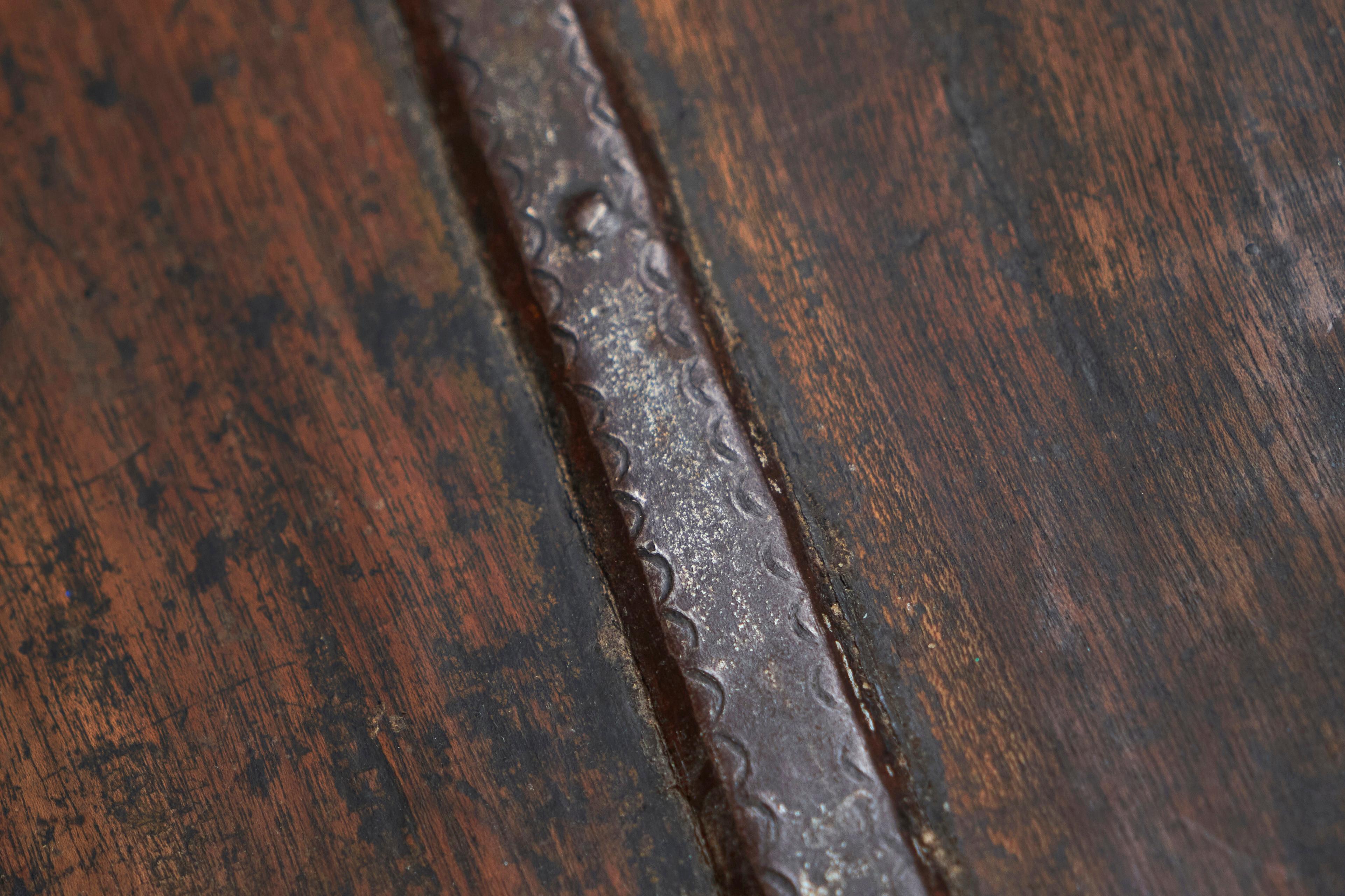 Superbe table de salle à manger ancienne à porte de cour Rajasthan 19ème siècle en vente 7