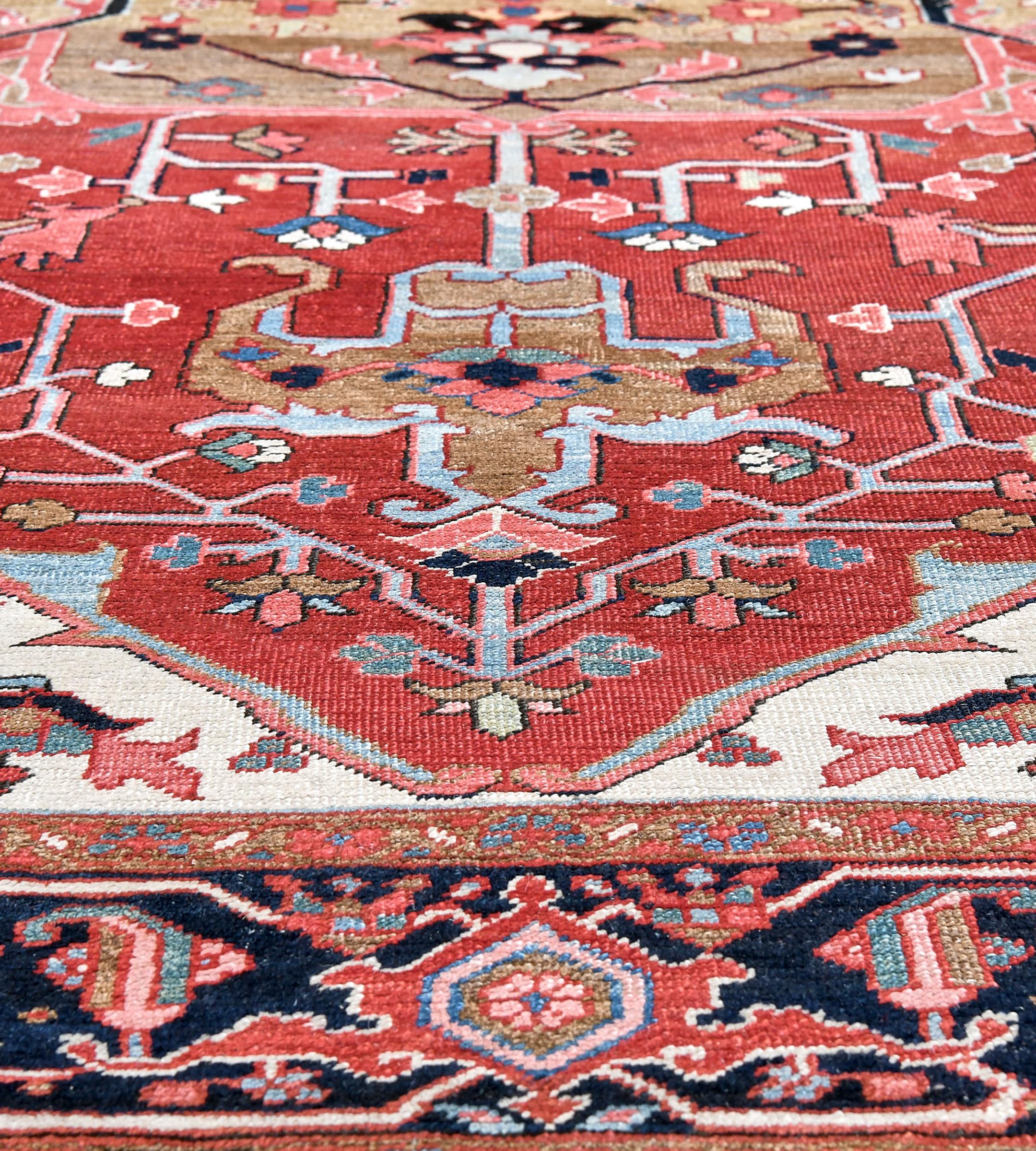Atemberaubender antiker Serapi-Teppich aus roter Wolle mit floralen Löwen im Angebot 1