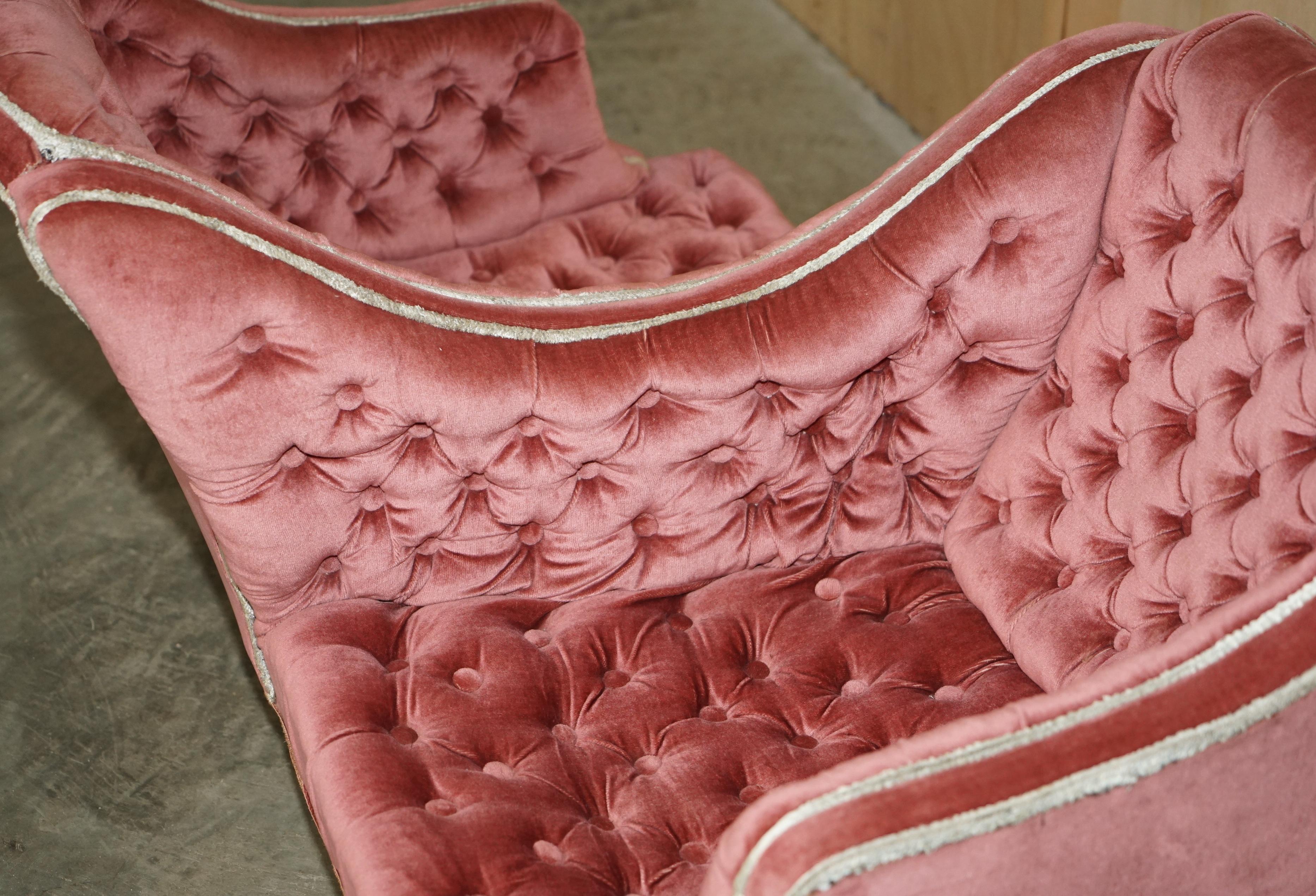 STUNNING ANTiQUE REGENCY CHESTERFIELD TUFTED „TETE A TETE“ CONVERSATION SOFA im Angebot 1