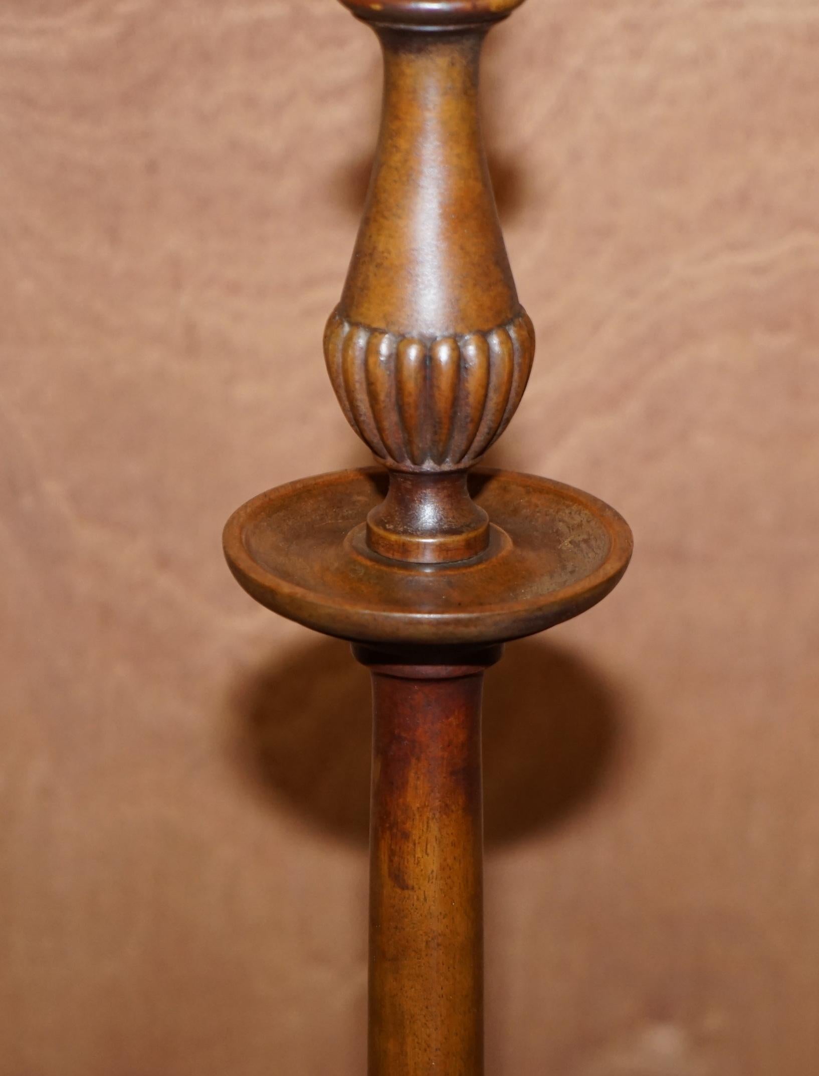 Hand-Crafted Stunning Antique Scottish Oak Floor Standing Lamp with Bobbin Turned Detailing