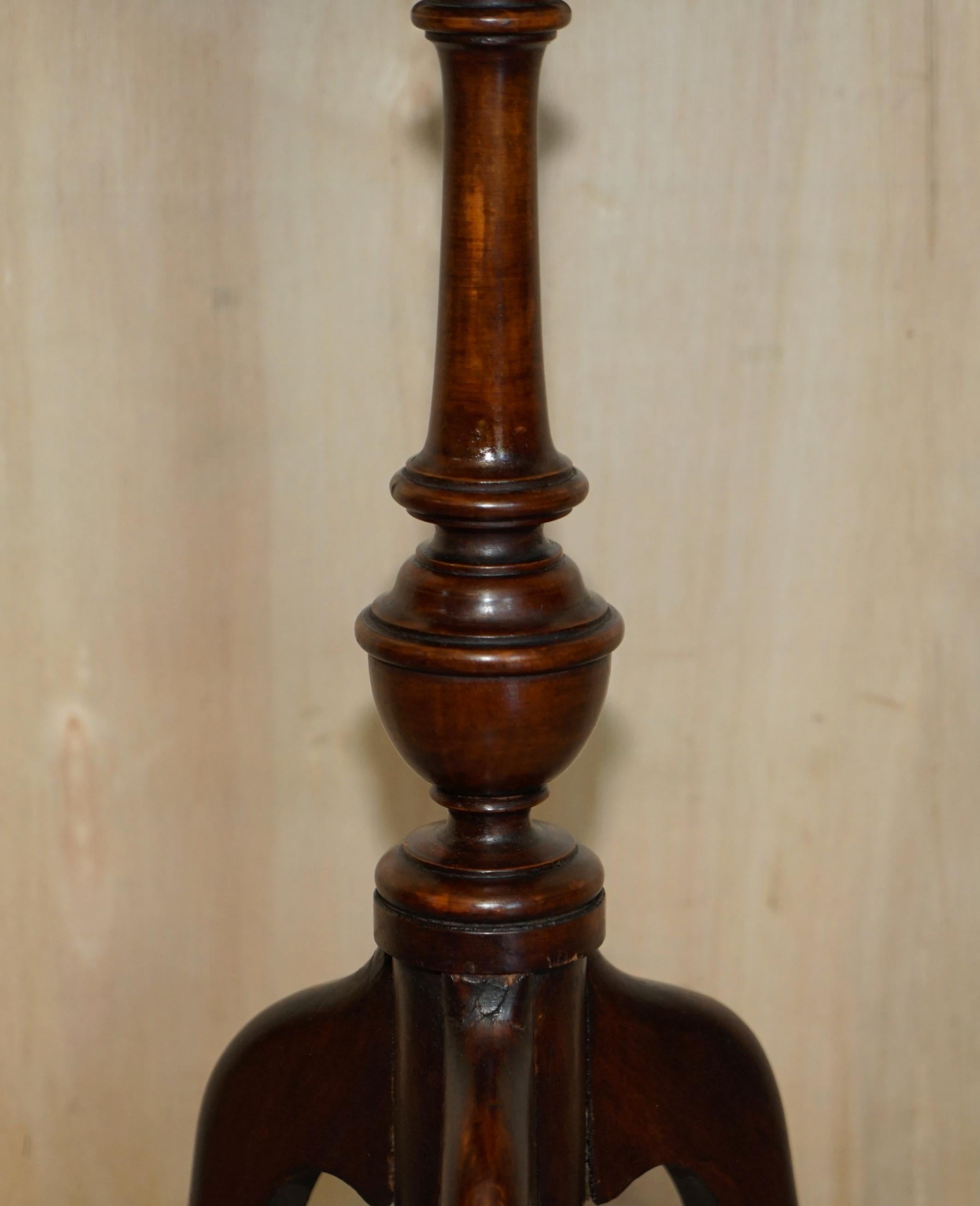 Hand-Crafted Stunning Antique Sheraton Revival Hardwood Tripod Side End Lamp Wine Table For Sale