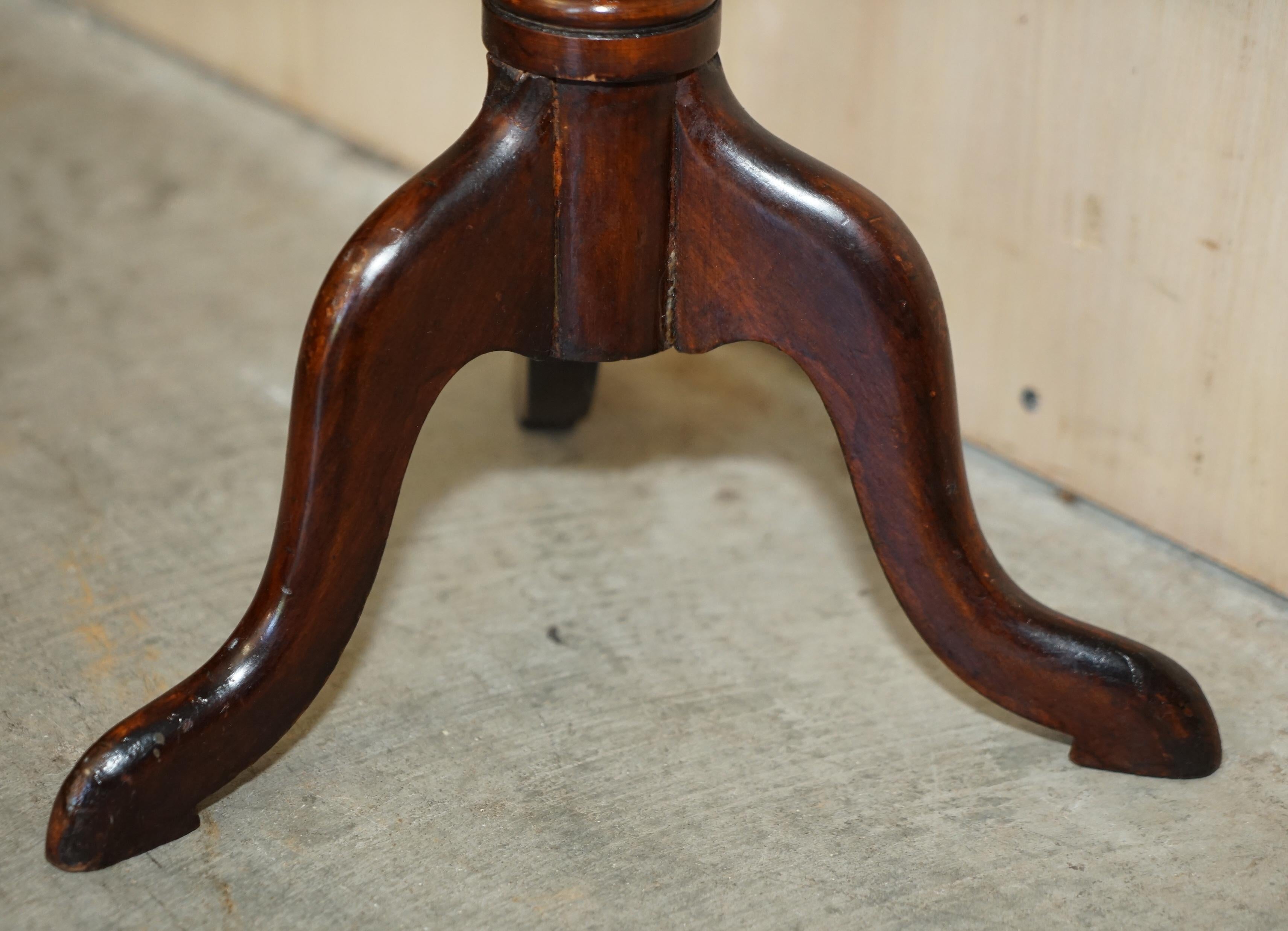 Stunning Antique Sheraton Revival Hardwood Tripod Side End Lamp Wine Table For Sale 1