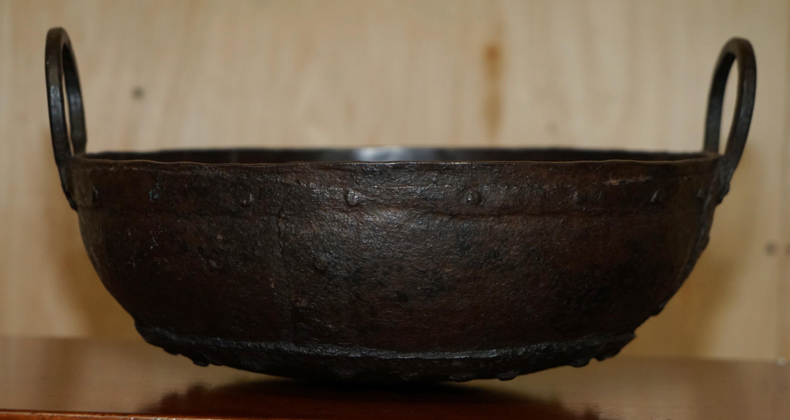 STUNNING ANTIQUE SUPER DECORATIVE HAND HAMMERED BOWL IDEAL FÜR FRÜCHTE ODER BBQ im Angebot 2
