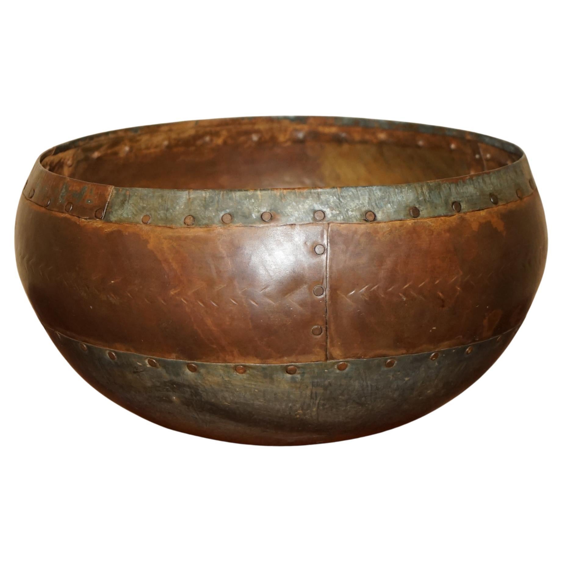 STUNNING ANTIQUE SUPER DECORATiVE HAND HAMMERED BOWL IDEAL FOR FRUIT OR PUNCH For Sale