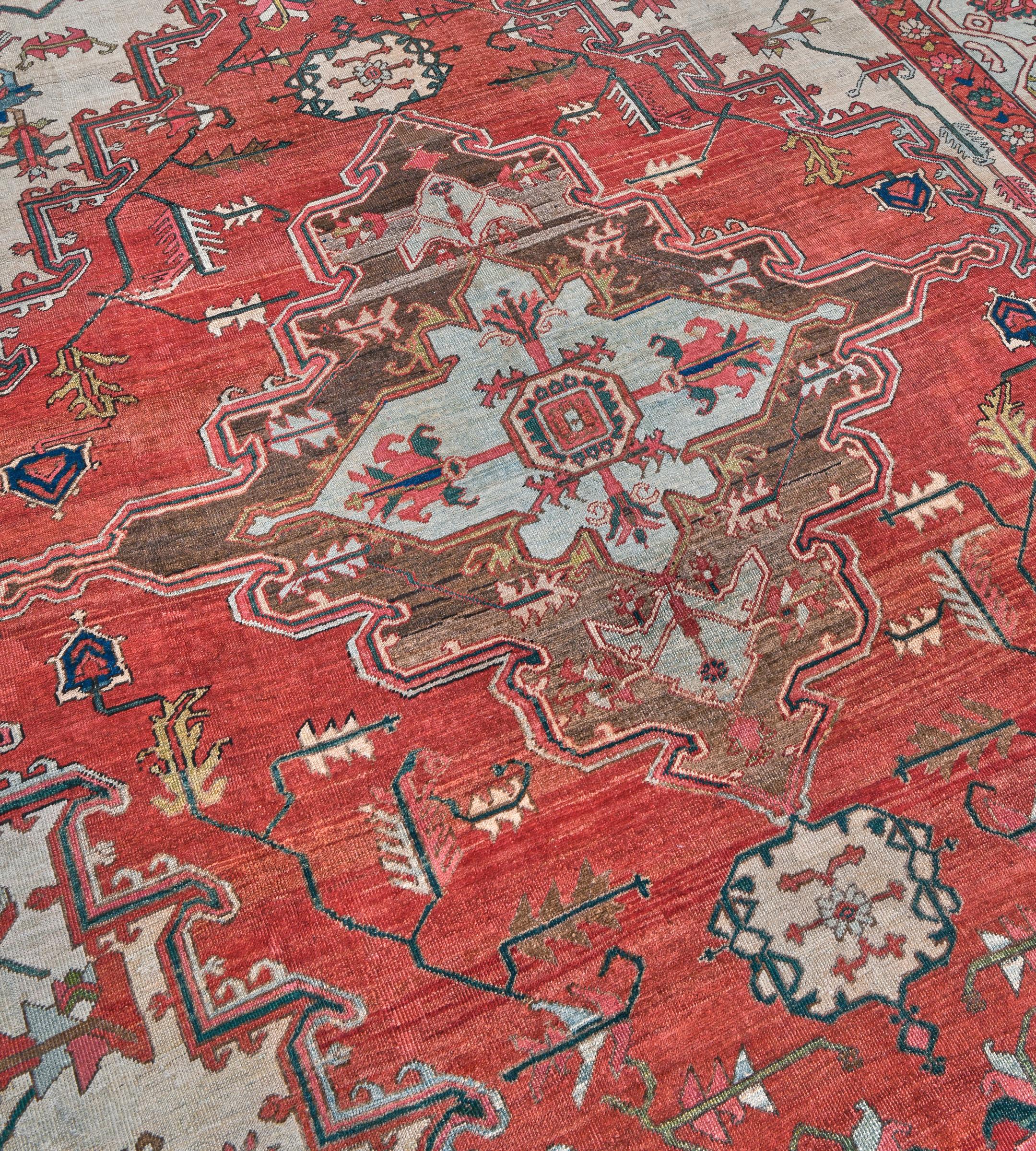 Stunning Antique Traditional Hand-Woven Persian Serapi For Sale 2