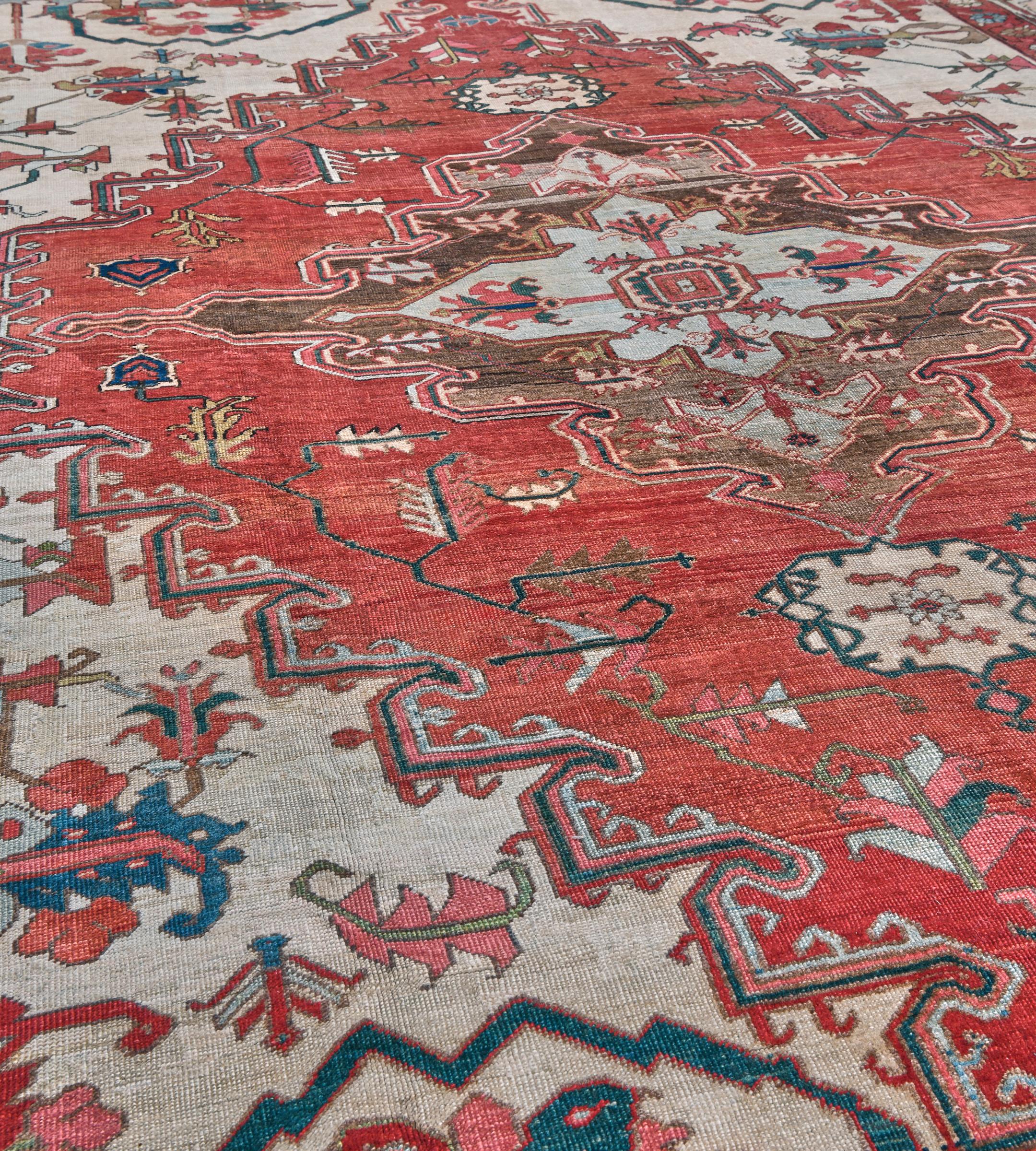 Stunning Antique Traditional Hand-Woven Persian Serapi For Sale 3