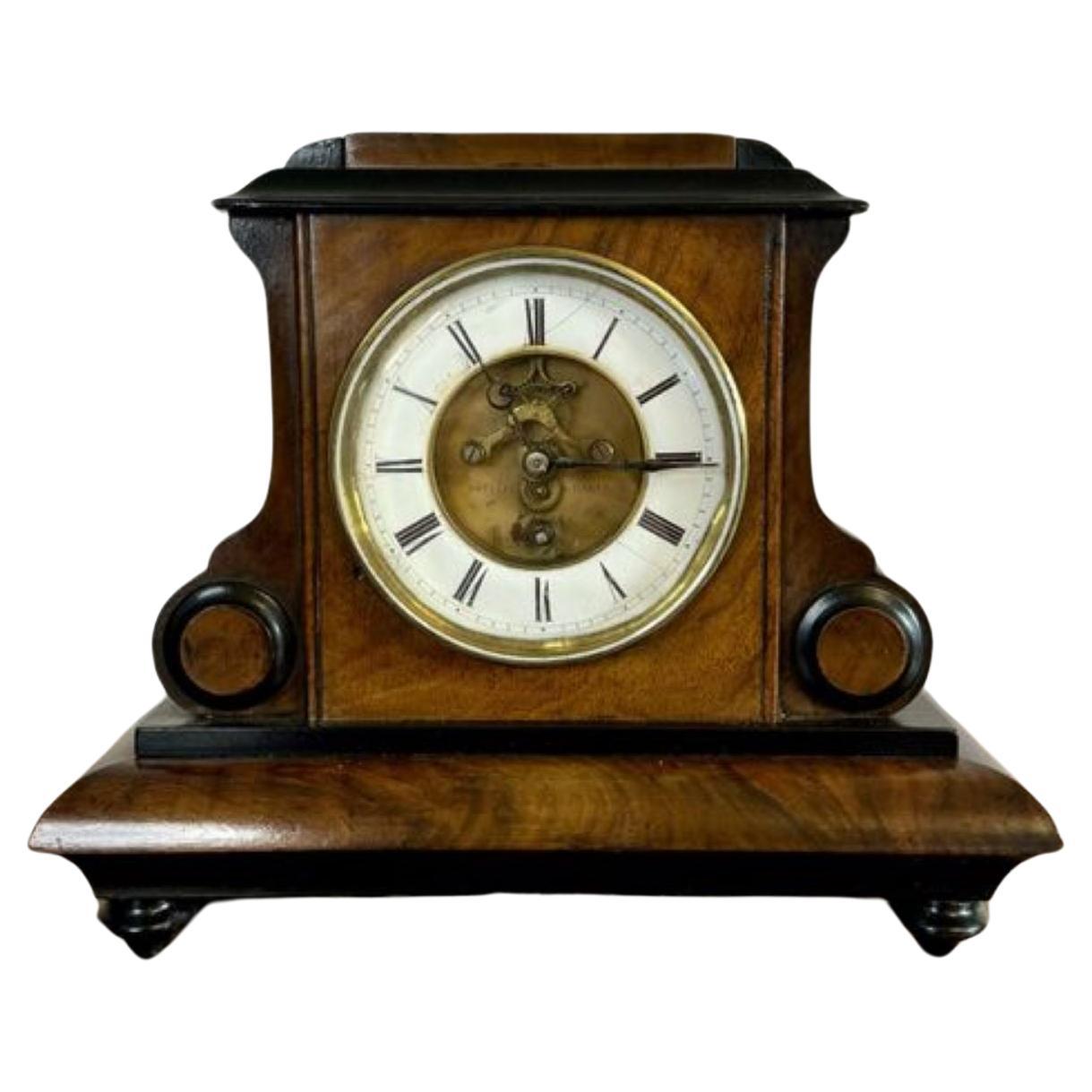 Impresionante reloj de chimenea antiguo de nogal rebabas de calidad victoriana
