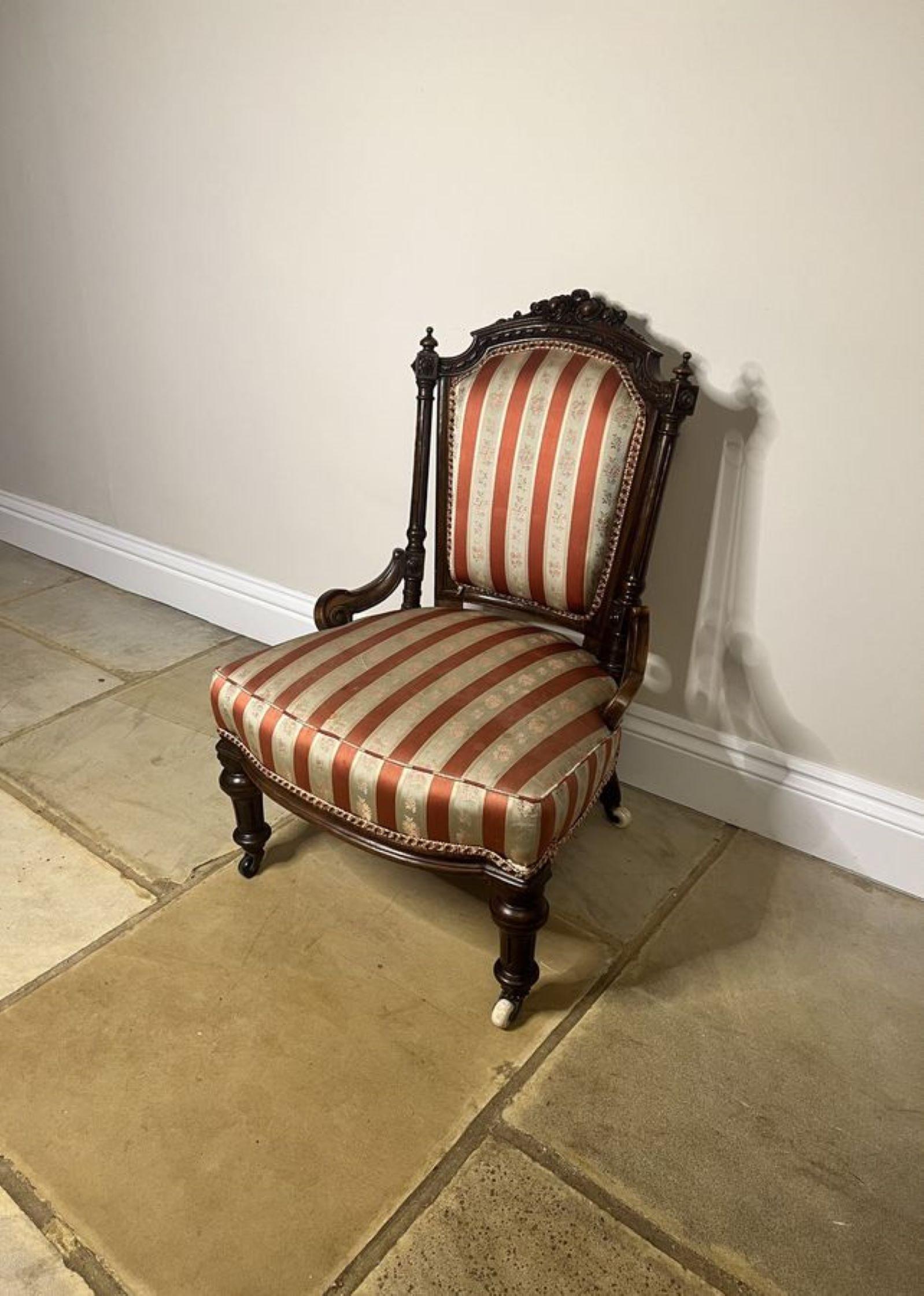 Stunning antique Victorian quality carved walnut ladies chair, having a quality carved walnut back with turned reeded supports, standing on turned reeded tapering legs to the front and out swept back legs. 

D. 1860