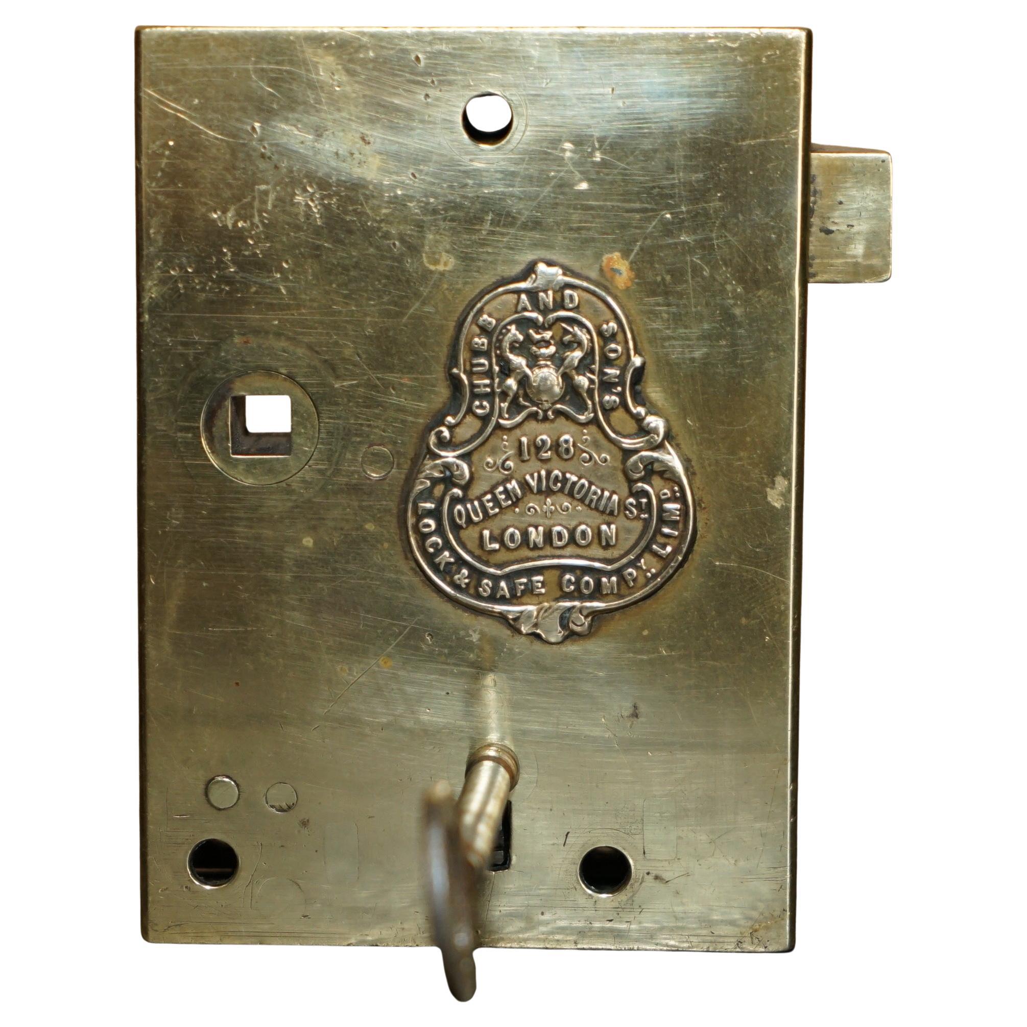 STUPENDO BLOCCO ANTICO VICTORIANO RESTAURATO IN OTTONE DI CHUBB
SON