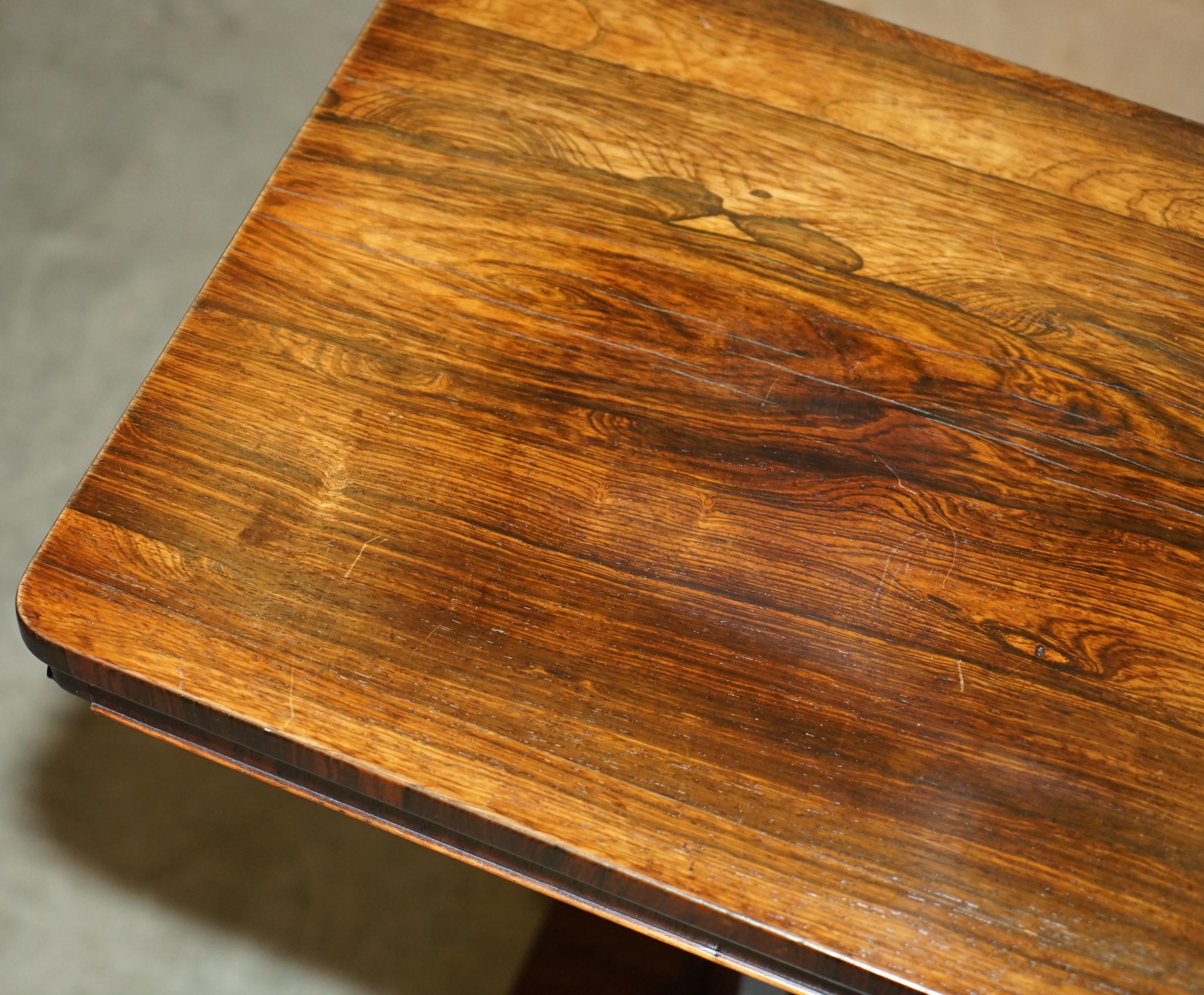 Fatto a mano STUPENDO TAVOLO ANTICO IN LEGNO DURO DI WILLIAM IV 1830 CON PIEDI MONTATI IN ORMOLU in vendita