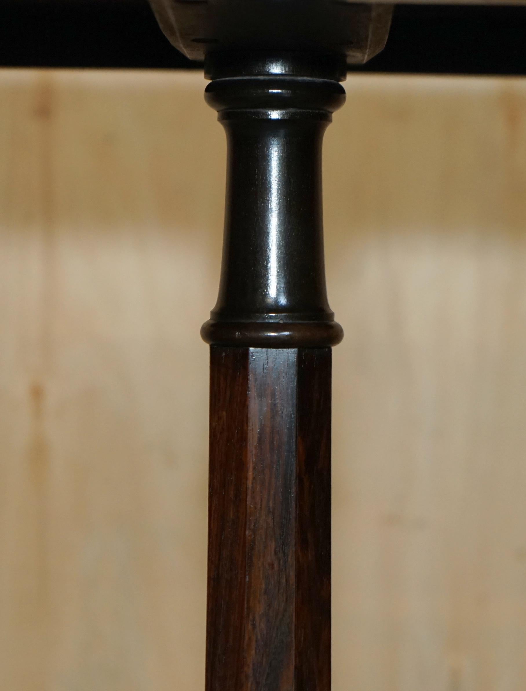 Legno massiccio STUPENDO TAVOLO ANTICO IN LEGNO DURO DI WILLIAM IV 1830 CON PIEDI MONTATI IN ORMOLU in vendita