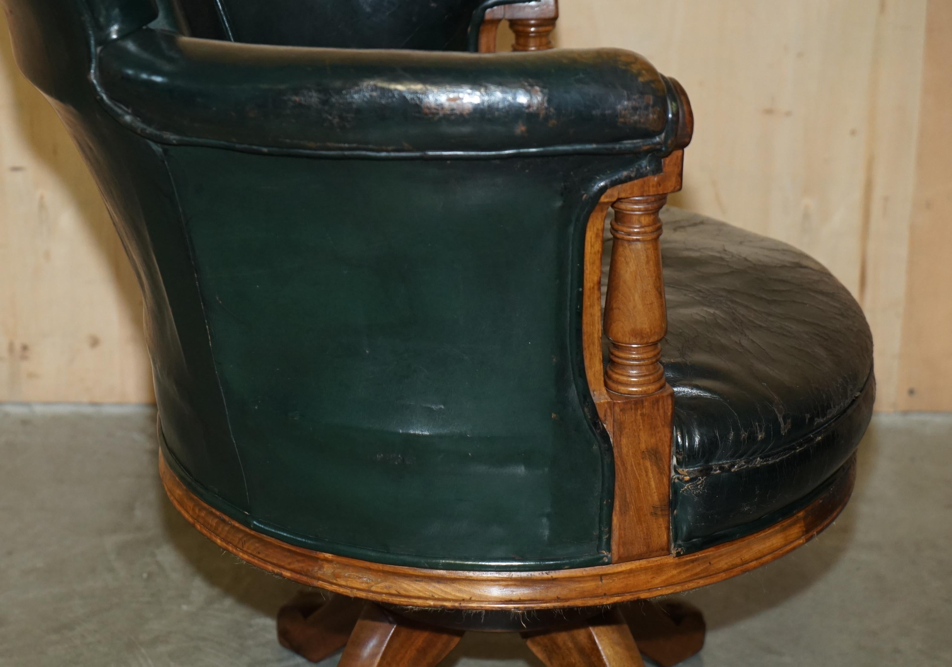 STUNNING ANTIQUE WILLIAN IV CIRCA 1830 HAND CARVED WALNUT CAPTAINS SWIVEL CHAiR For Sale 6