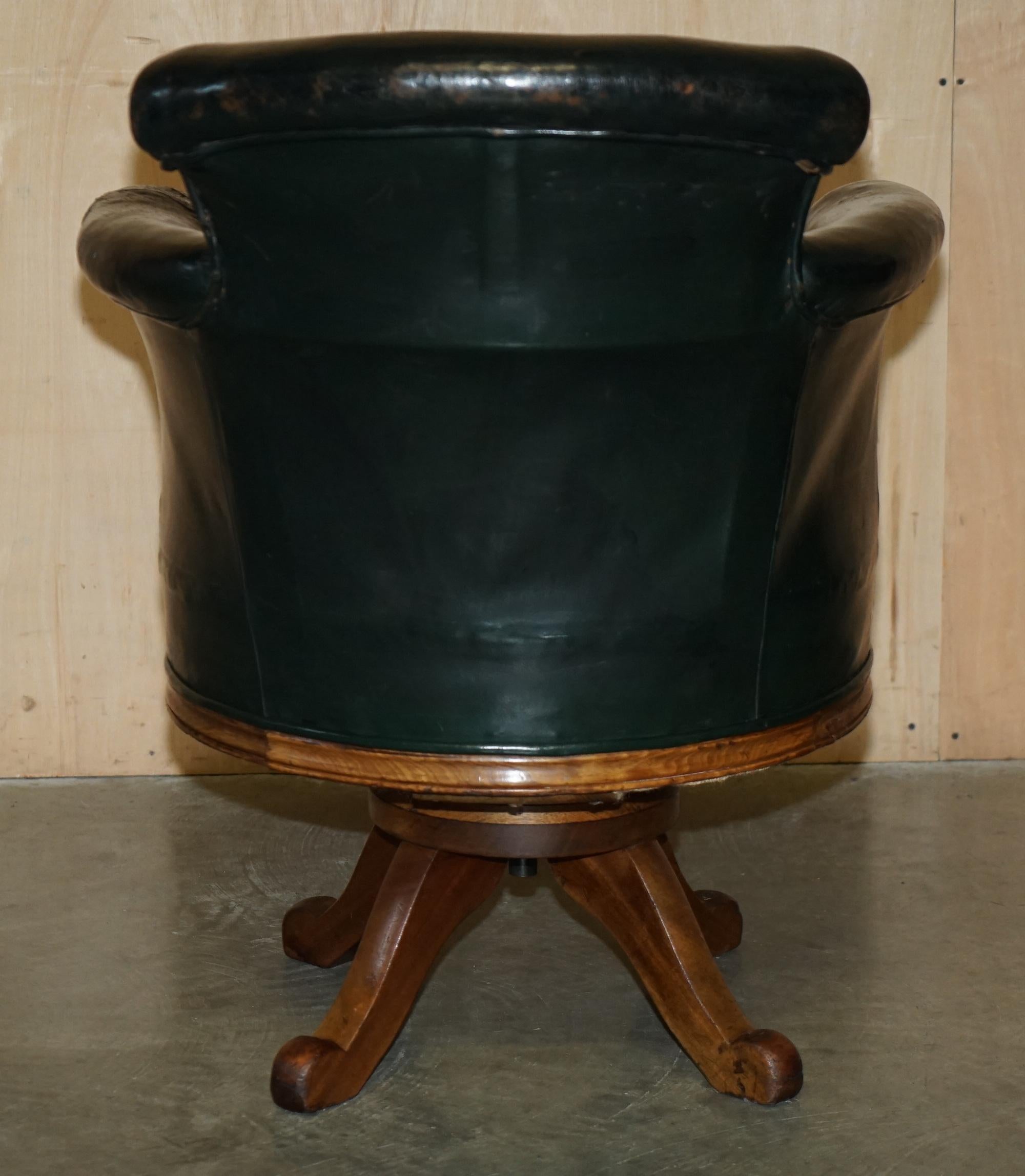 STUNNING ANTIQUE WILLIAN IV CIRCA 1830 HAND CARVED WALNUT CAPTAINS SWIVEL CHAiR For Sale 7