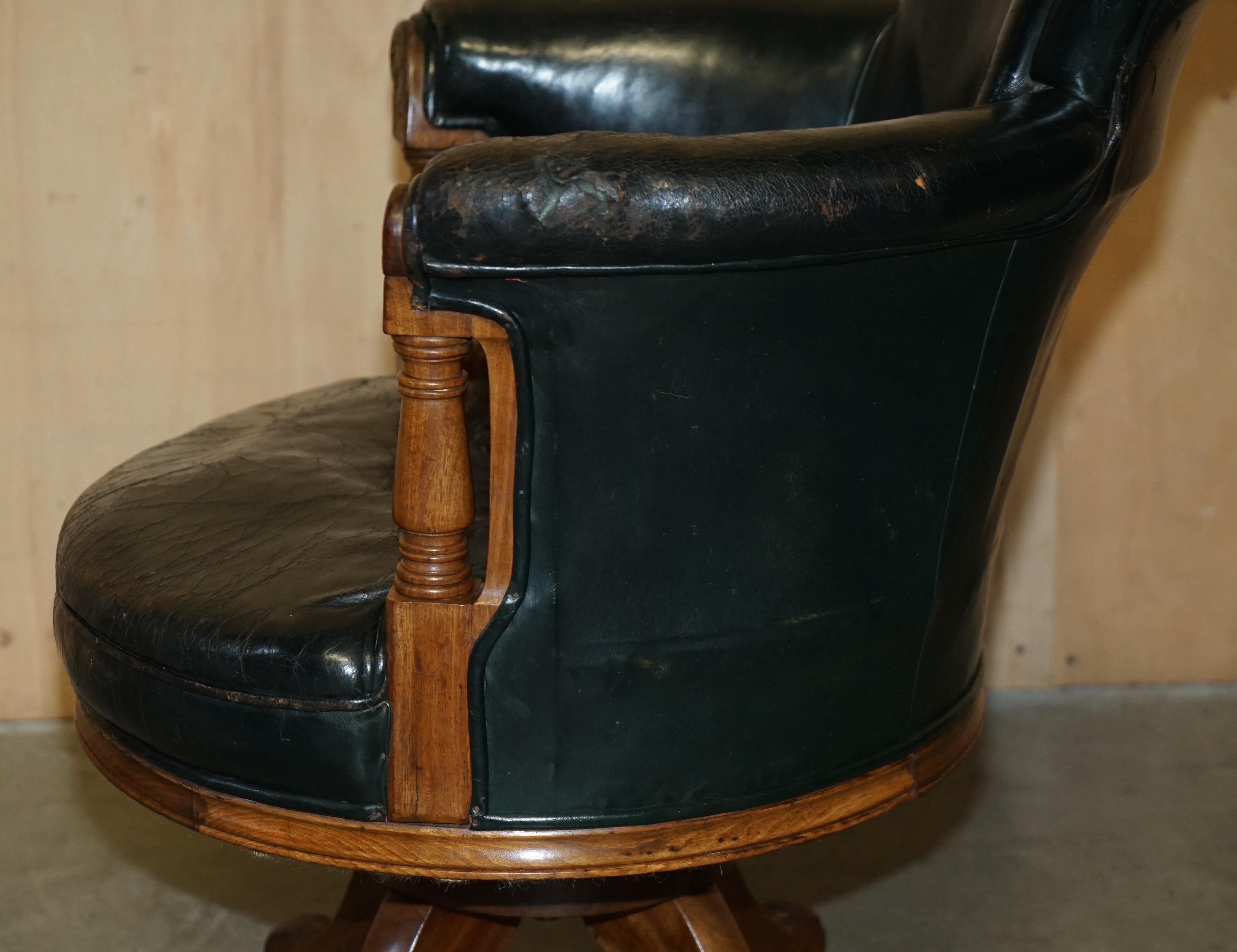 STUNNING ANTIQUE WILLIAN IV CIRCA 1830 HAND CARVED WALNUT CAPTAINS SWIVEL CHAiR For Sale 10