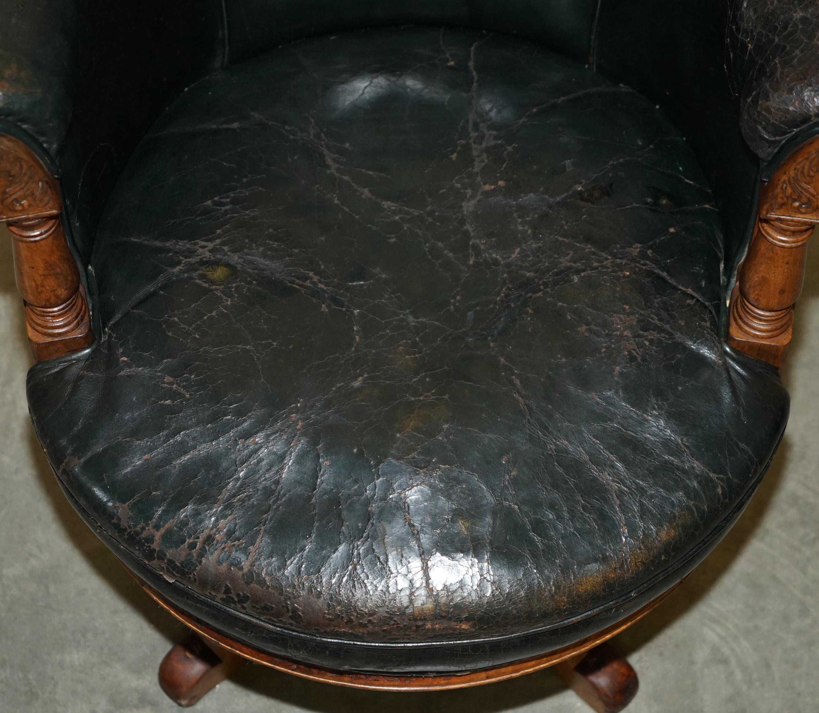 STUNNING ANTIQUE WILLIAN IV CIRCA 1830 HAND CARVED WALNUT CAPTAINS SWIVEL CHAiR For Sale 2