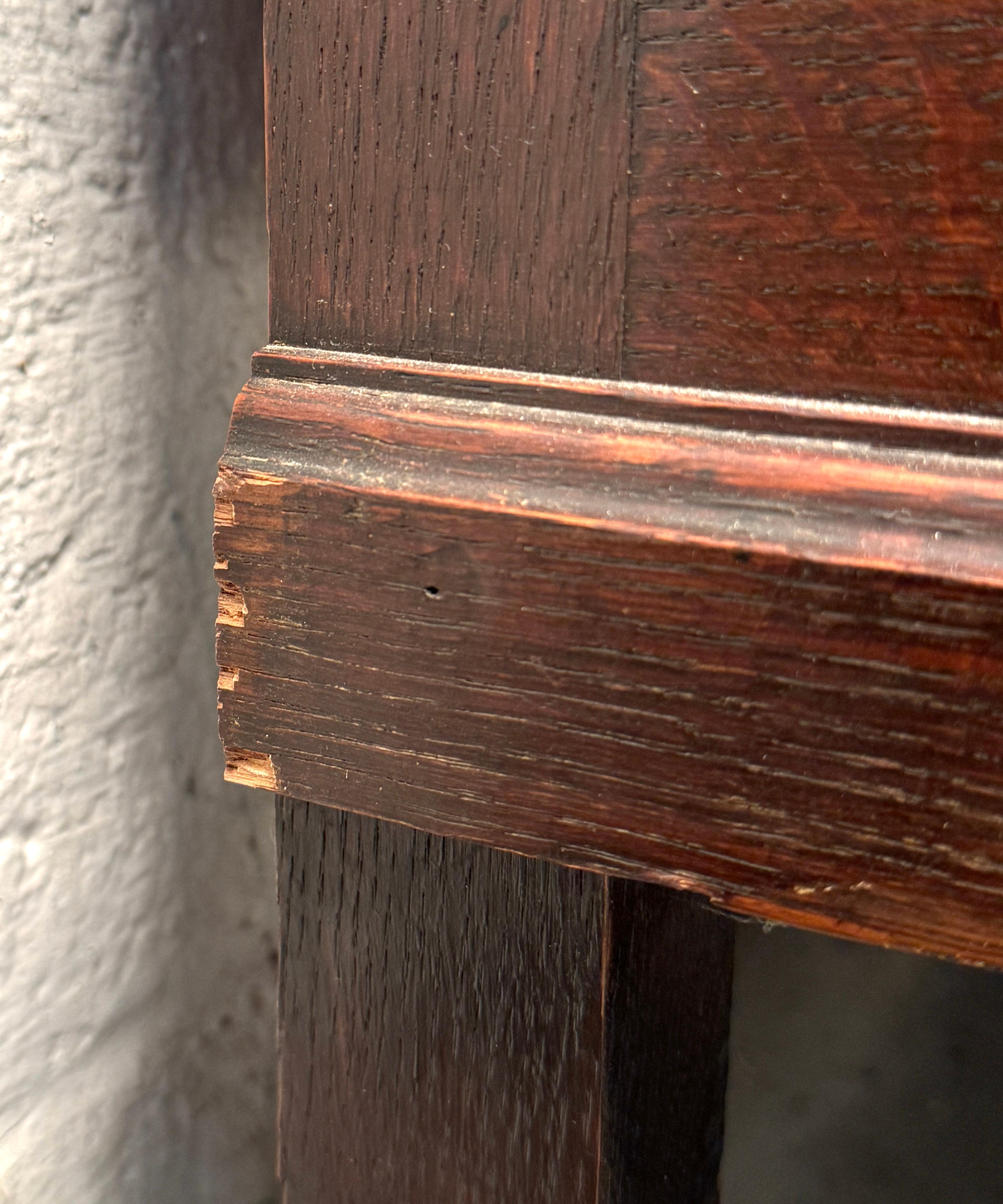 Superbe huche ancienne en bois et marbre en vente 11