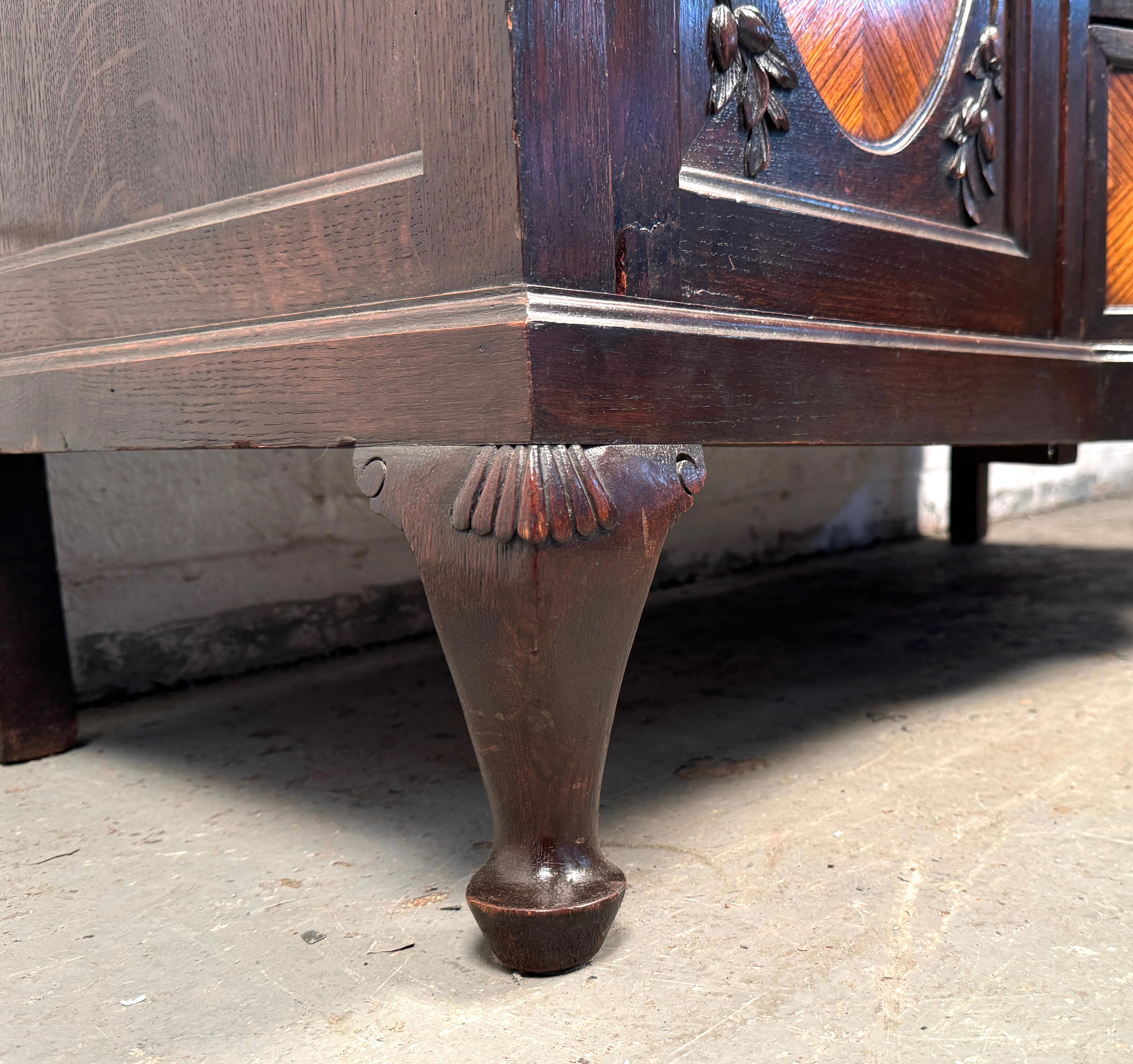 Superbe huche ancienne en bois et marbre en vente 12