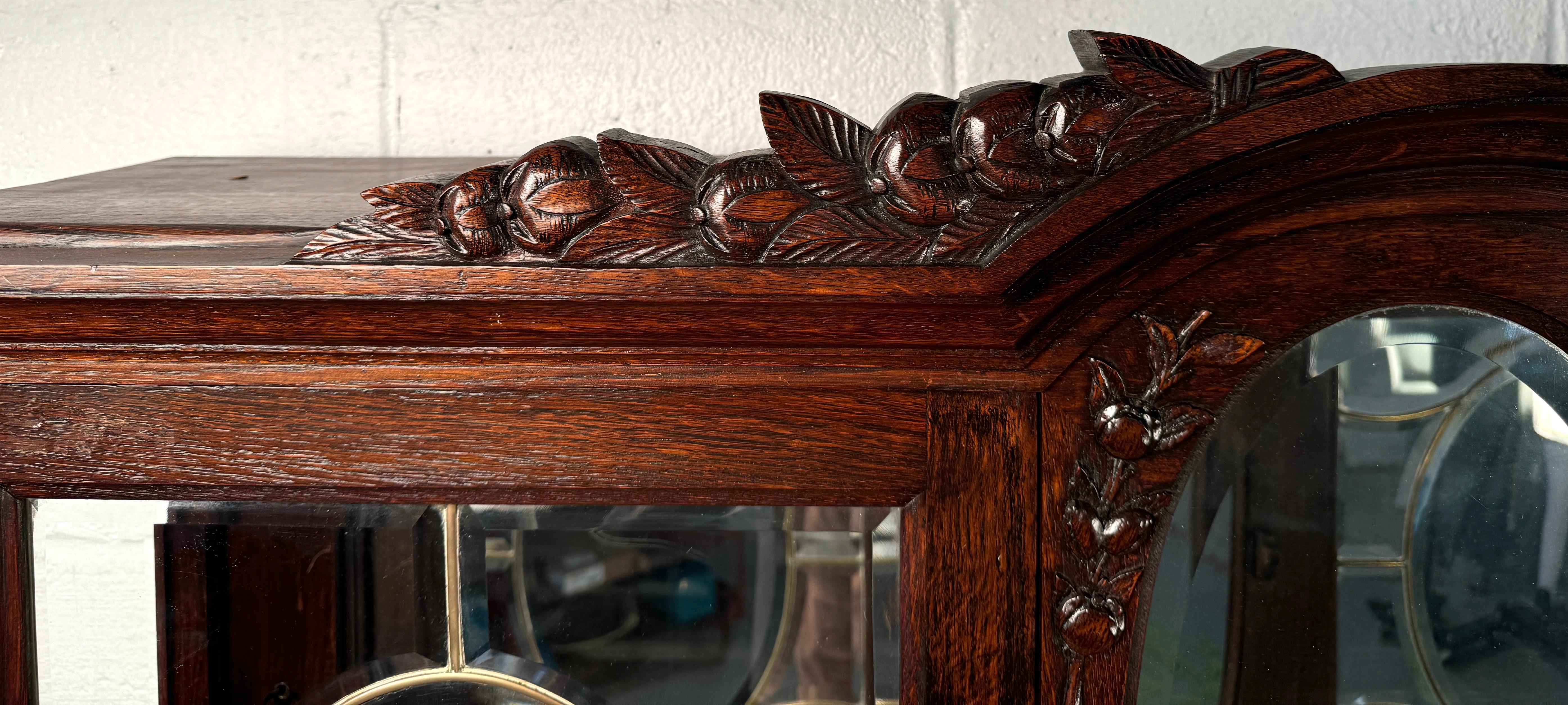 Superbe huche ancienne en bois et marbre en vente 13