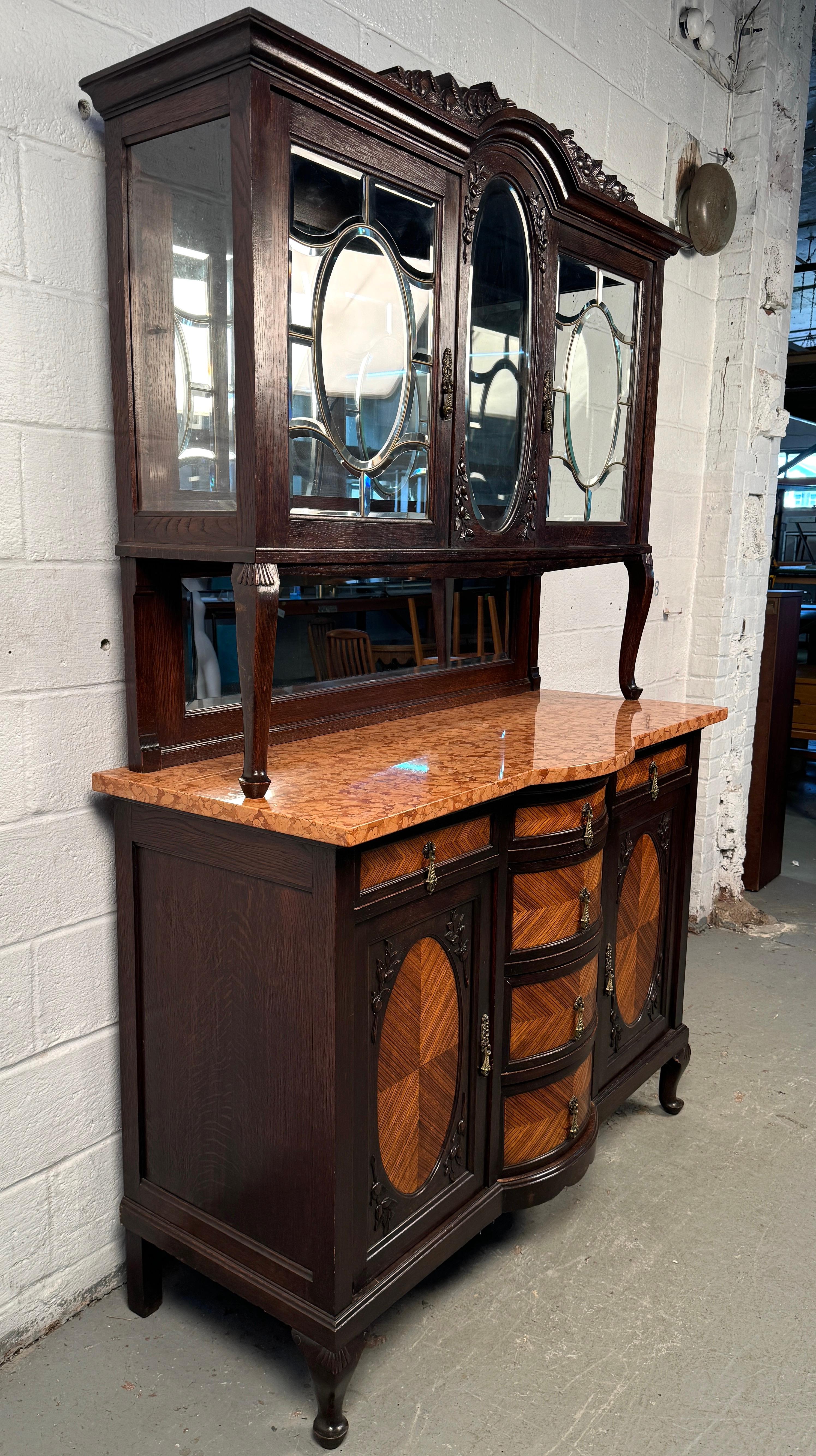 Mid-Century Modern Superbe huche ancienne en bois et marbre en vente