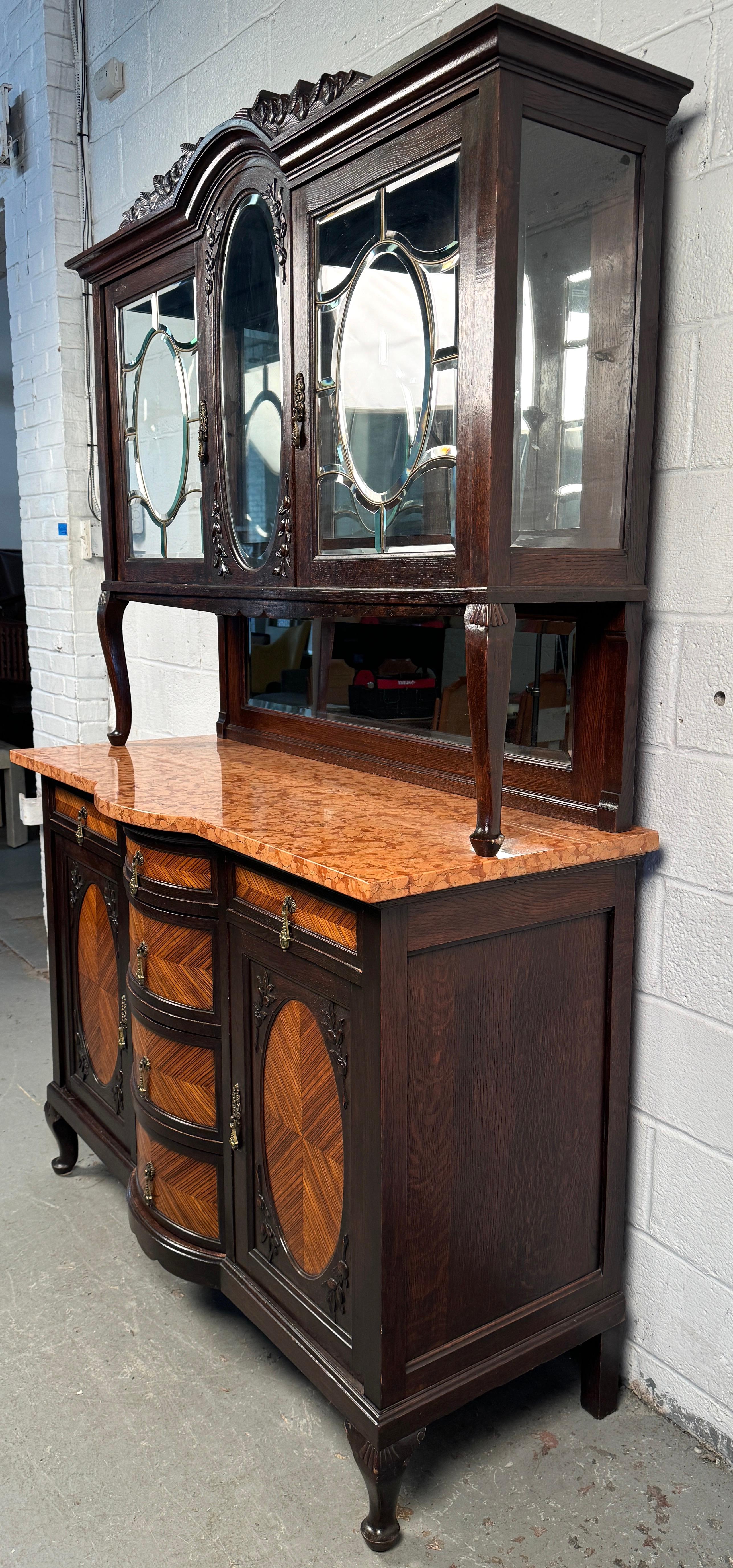 Superbe huche ancienne en bois et marbre Bon état - En vente à Brooklyn, NY