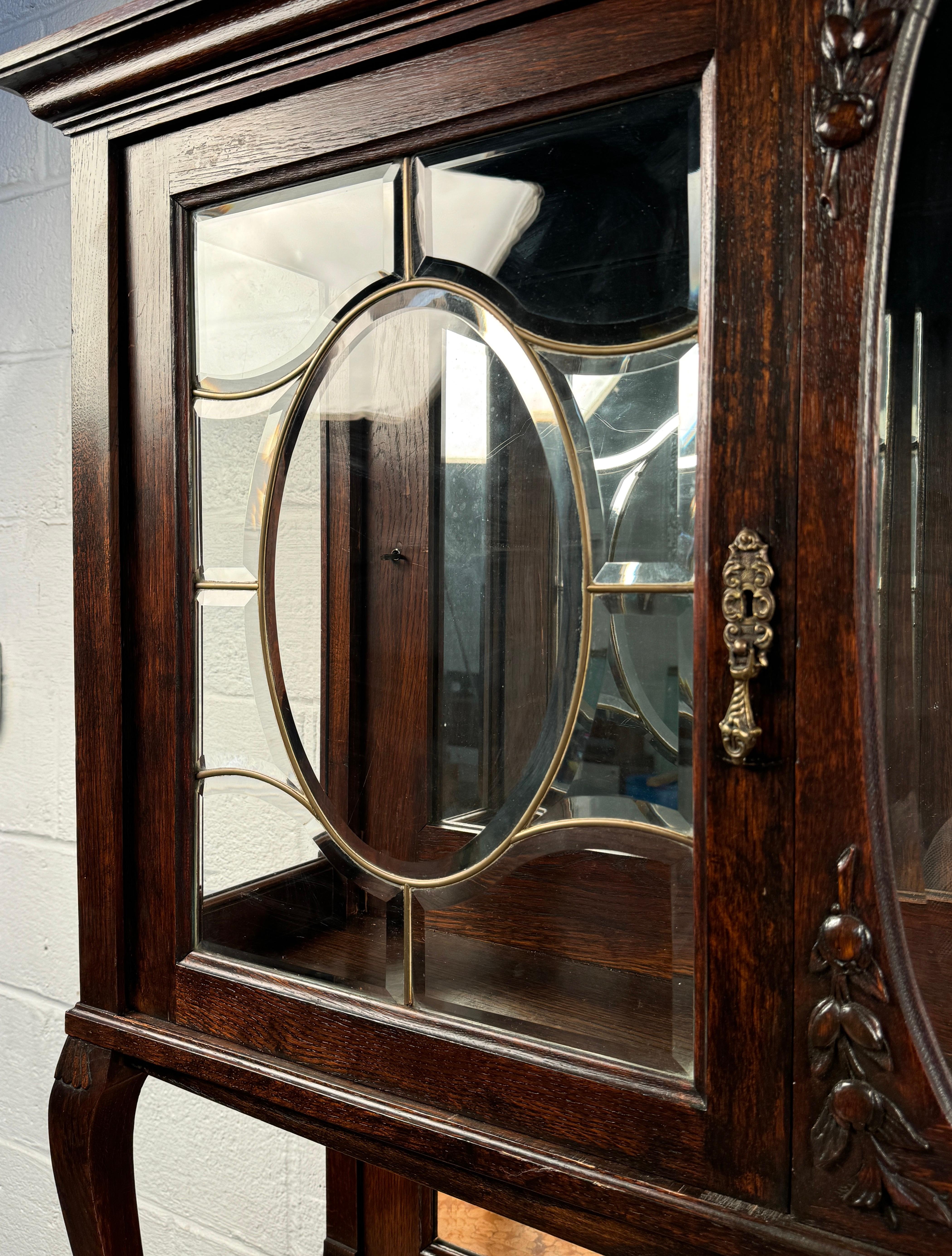 Superbe huche ancienne en bois et marbre en vente 2