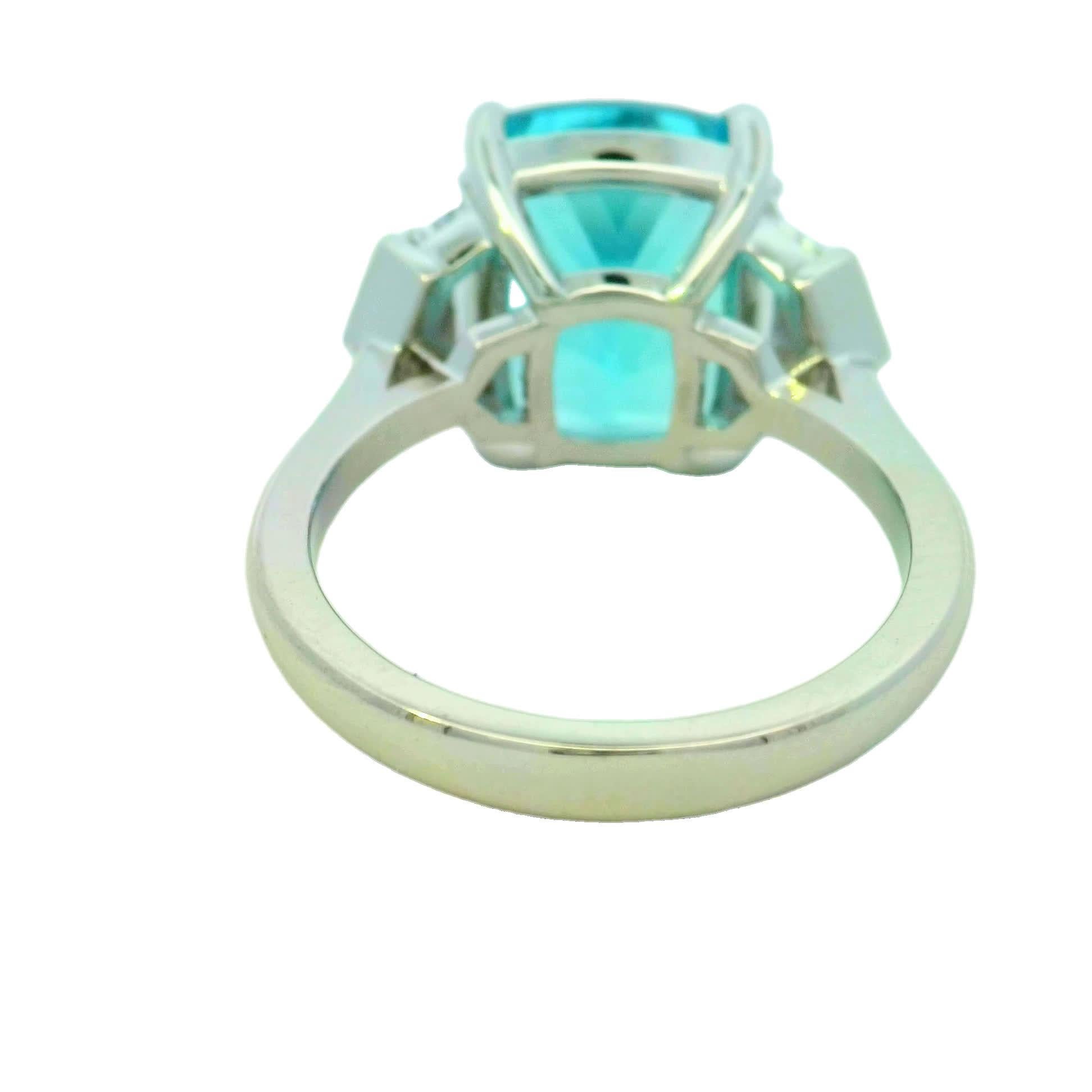 Atemberaubender Aquablauer Ring im Zustand „Neu“ im Angebot in Great Neck Plaza, NY