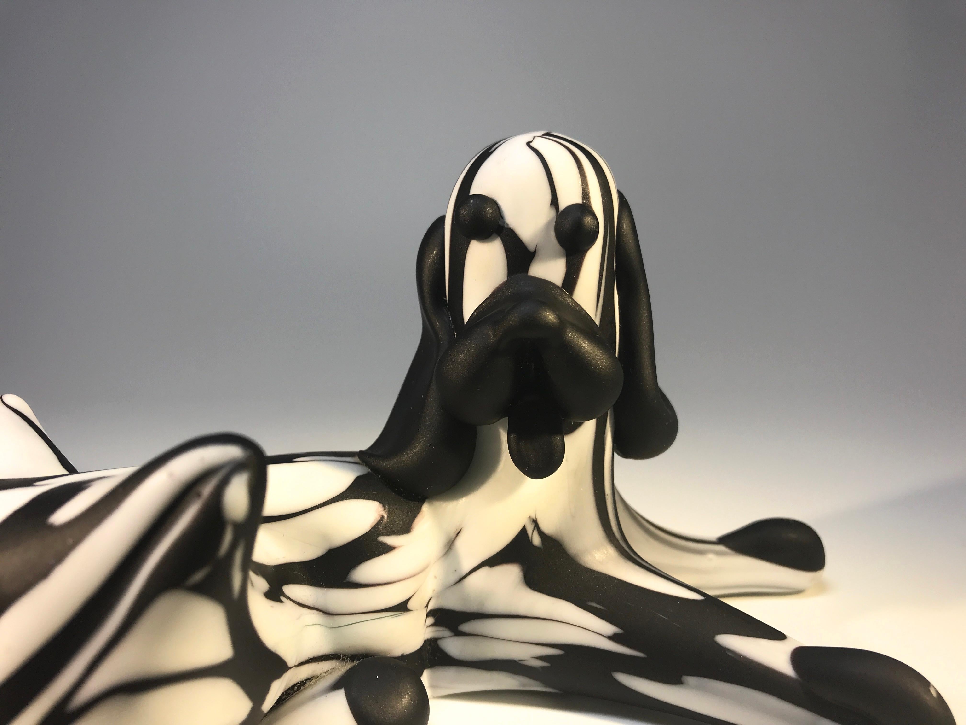 Stunning Archimede Seguso Fantasy Series Bianco Nero Hound, in Murano glass from the 1950s
This is a wonderful piece of Bianco Nero, which is a method of applying black and white paste to the glass - resulting in a matte finish.
Beautifully