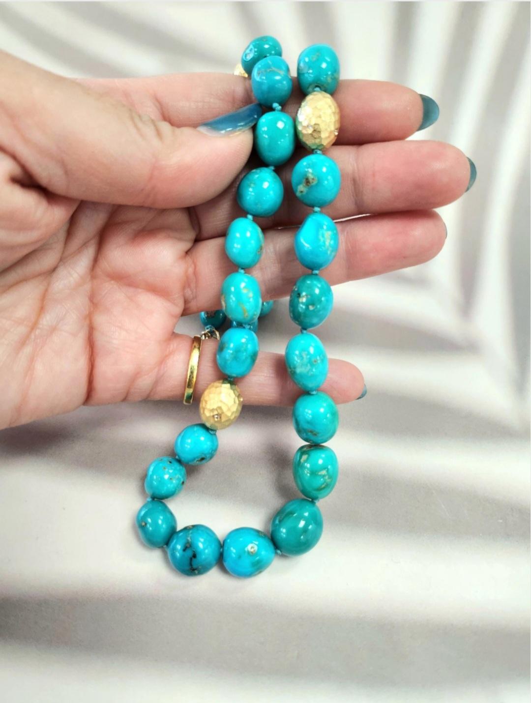 Splendida collana con turchese dell'Arizona e diamanti in oro 18 carati In condizioni ottime in vendita a Los Angeles, CA