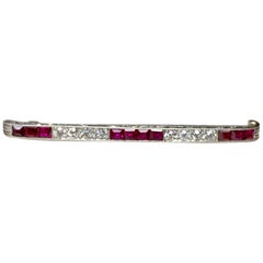 Stunning Art Deco 1.2 Carat Ruby Diamond Platinum Bar Brooch Pin