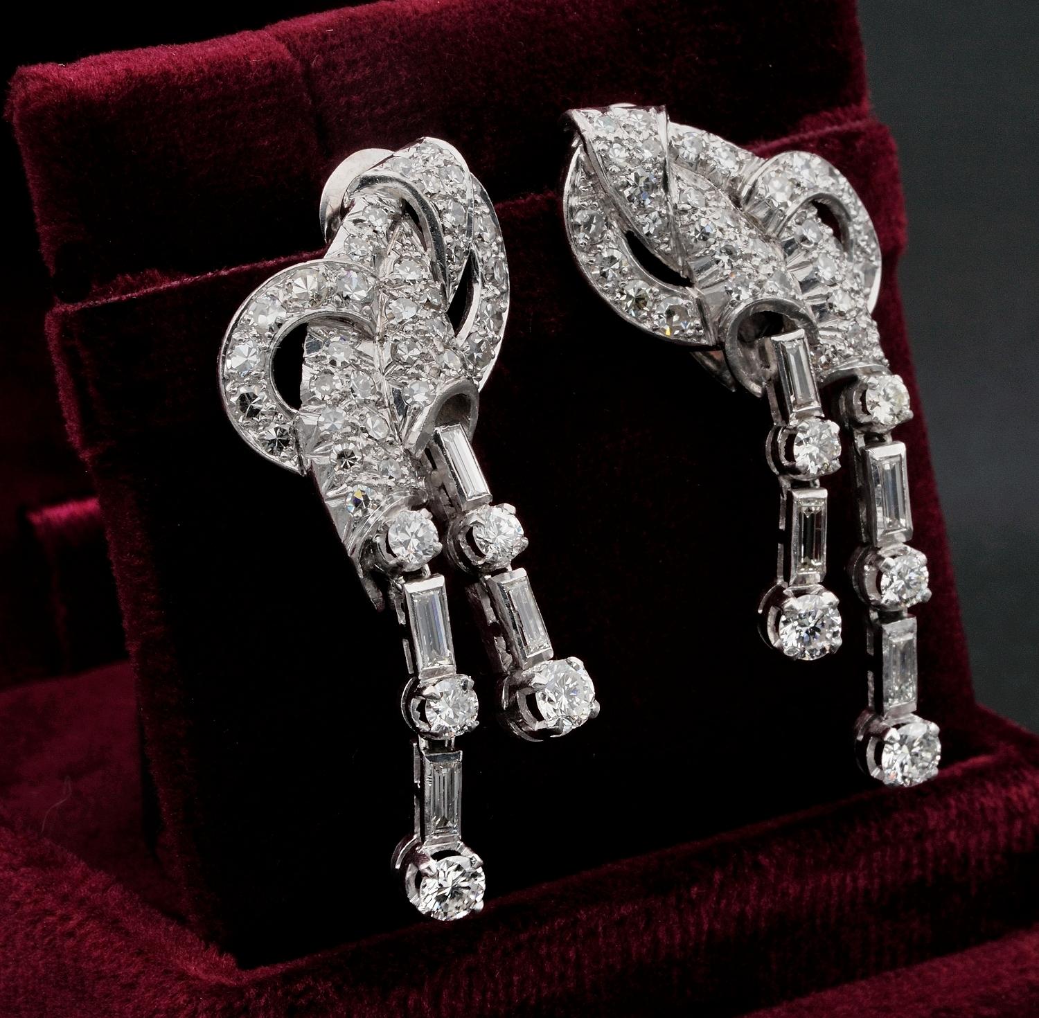 Stunning Art Deco 4.0 Carat Diamond Platinum Rare Bow Earrings In Good Condition For Sale In Napoli, IT