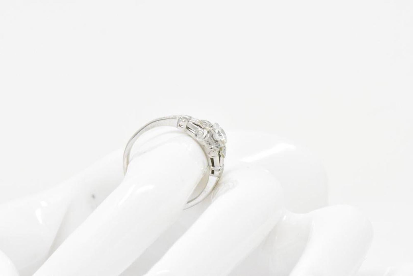 Stunning Art Deco 0.50 CTW Diamond Platinum Engagement Ring In Good Condition In Philadelphia, PA