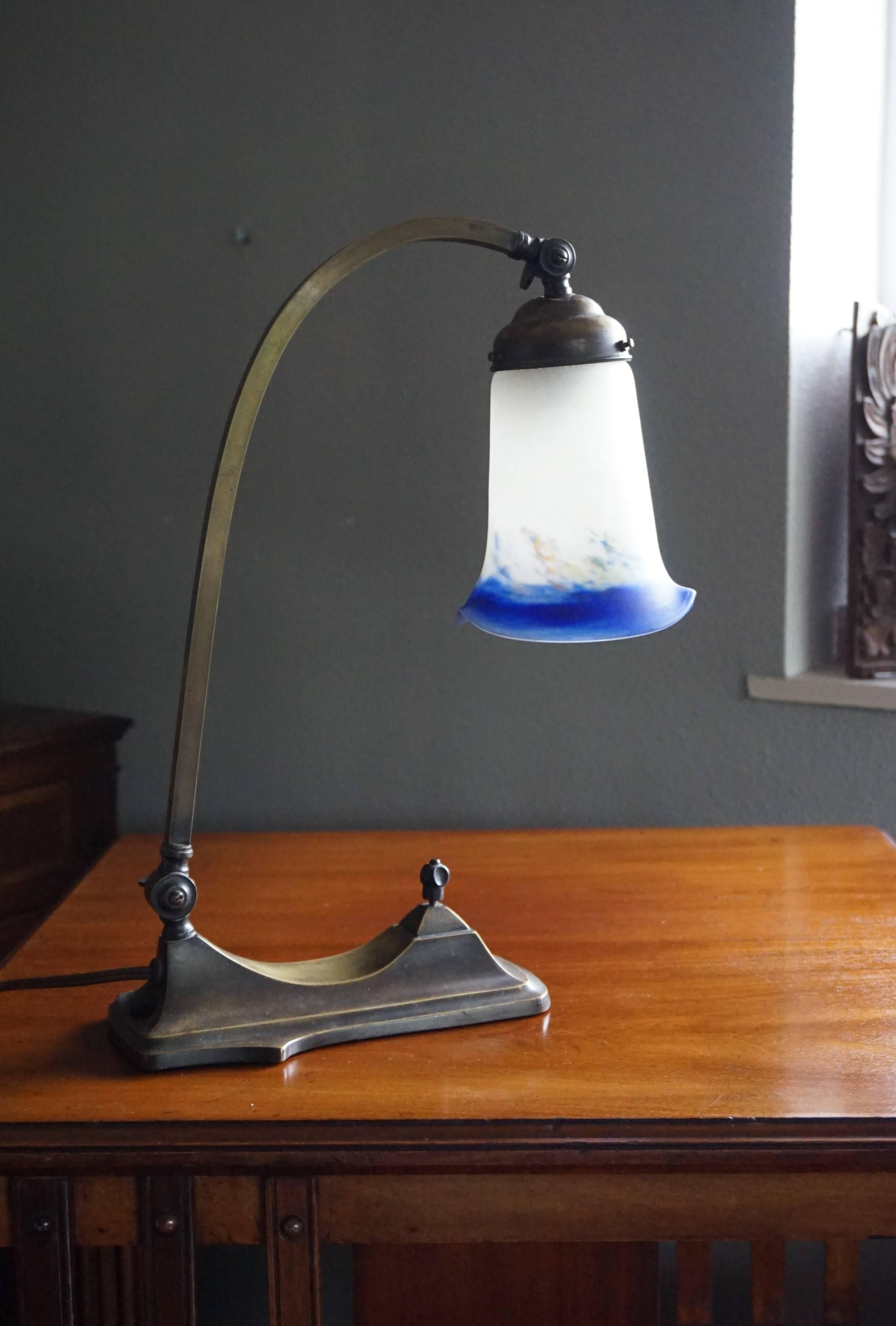 Superbe lampe de table ou de bureau Art Déco en laiton et pate Verde de Jean Noverdy France en vente 6