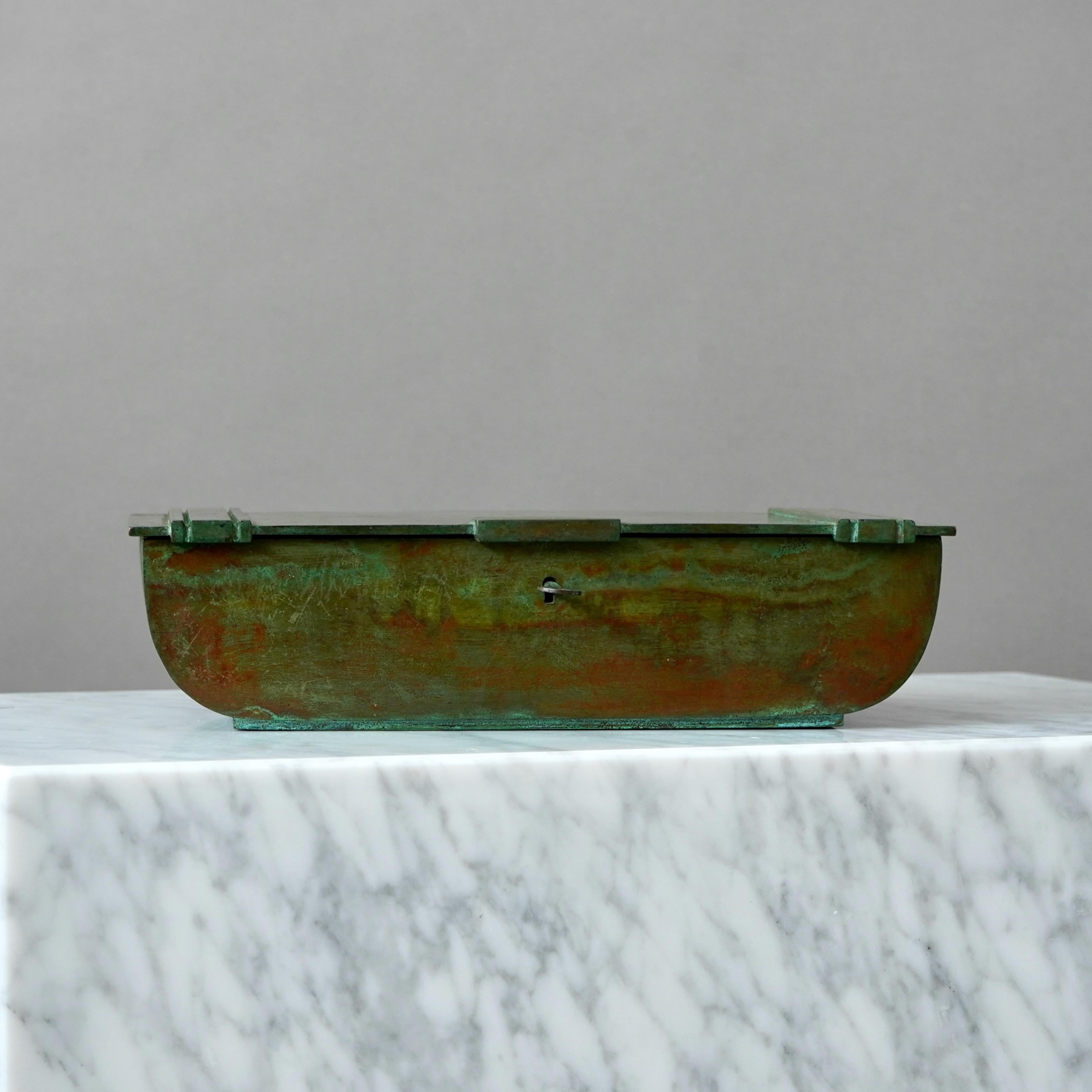 Superbe boîte à bijoux Art déco en bronze de Sune Backstrom, Suède, années 1920 en vente 8
