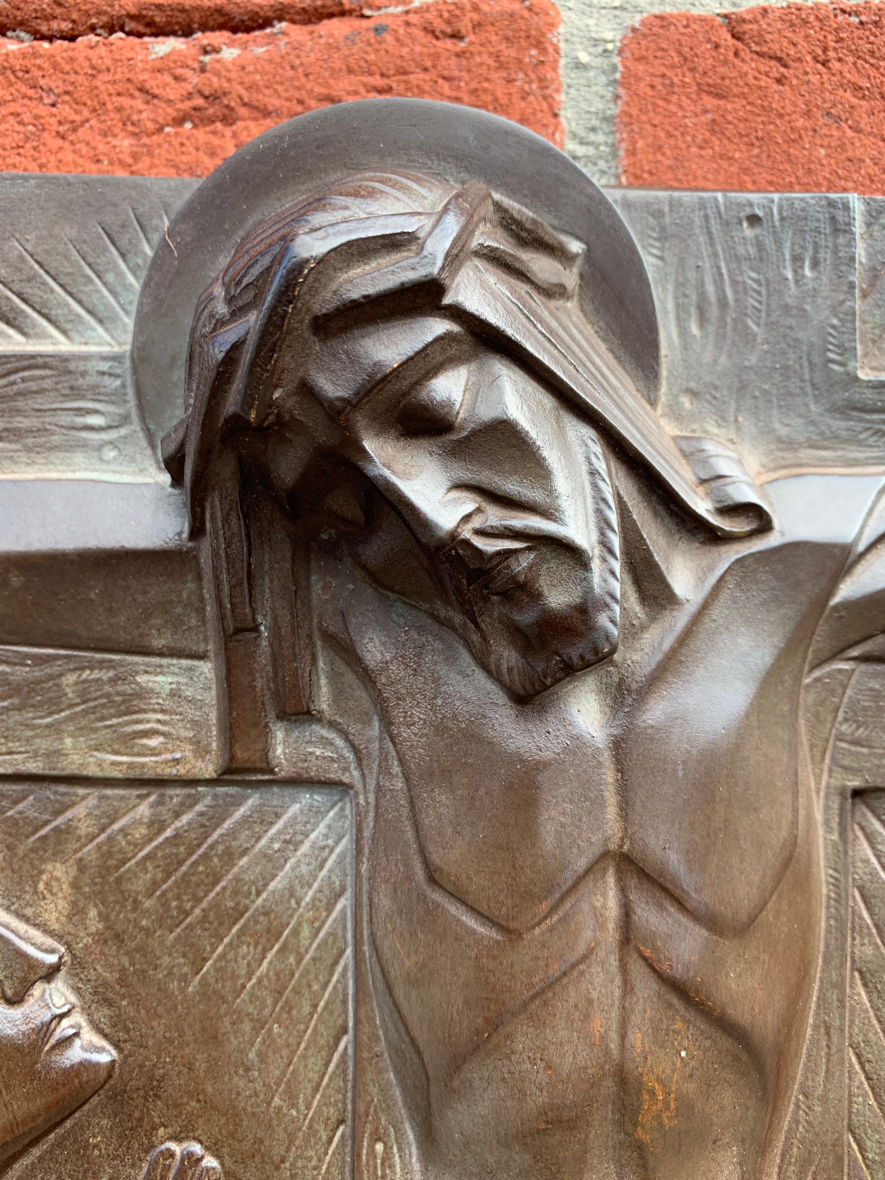Superbe plaque religieuse du Christ sur crucifix en bronze Art Déco de Sylvain Norga en vente 6