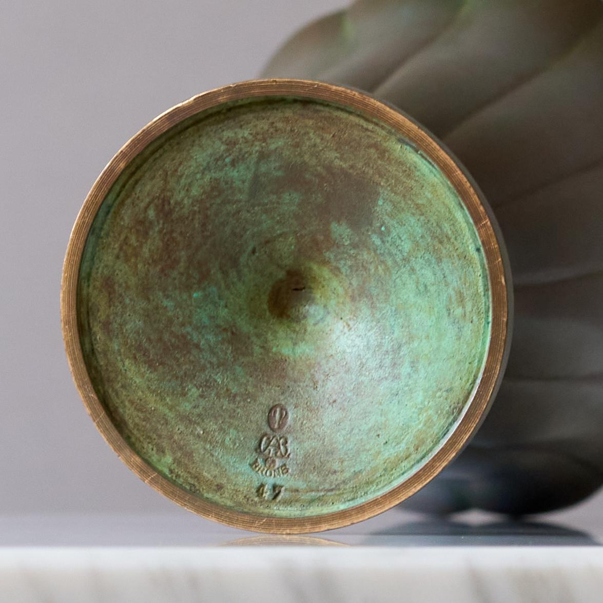 Stupendo vaso in bronzo Art Deco di GAB Guldsmedsaktiebolaget, Svezia, anni '30. in vendita 1