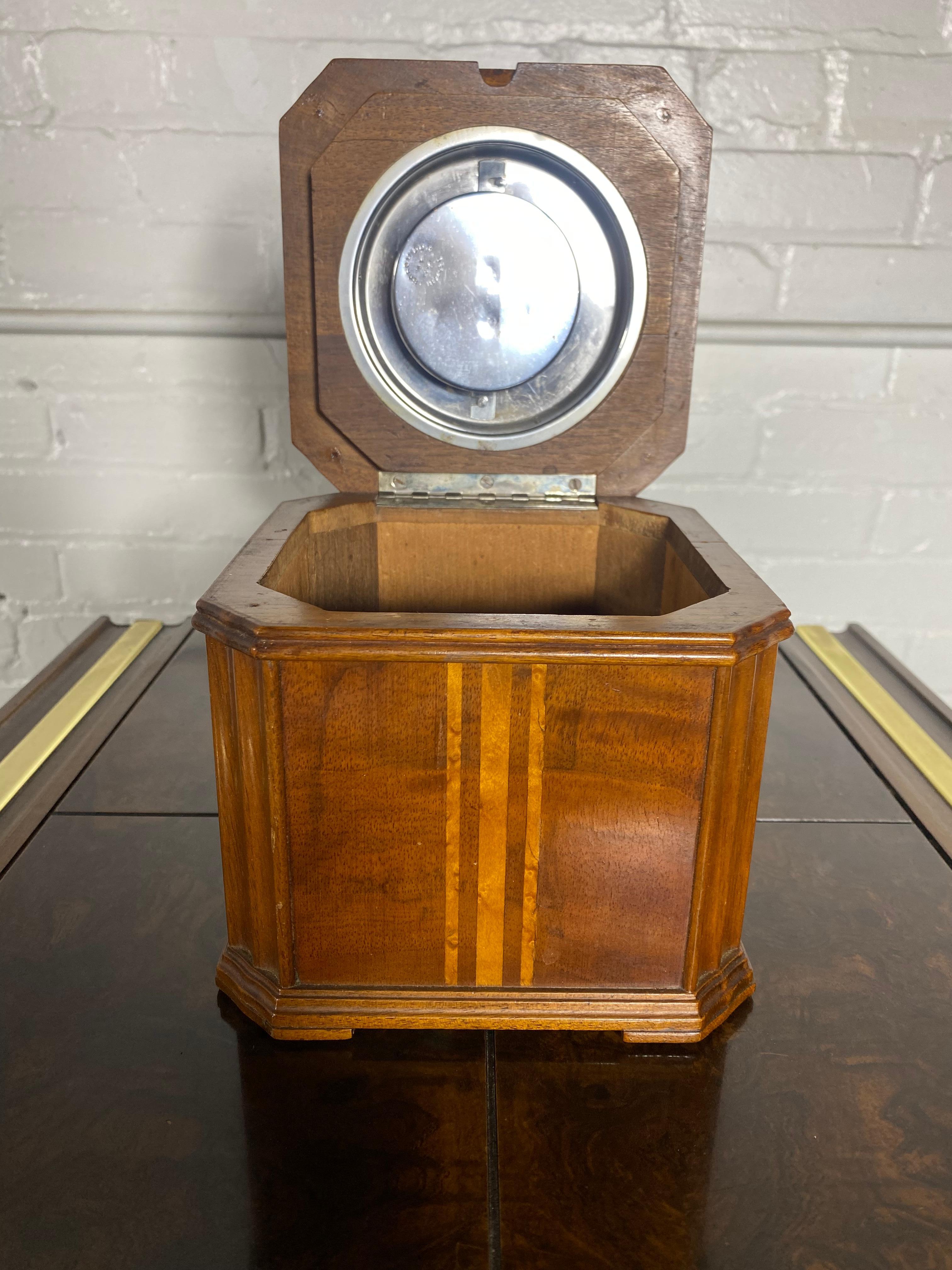 Stunning Art Deco Cigar Humidor by Baromdor.. Birdseye Maple and Walnut In Good Condition For Sale In Buffalo, NY