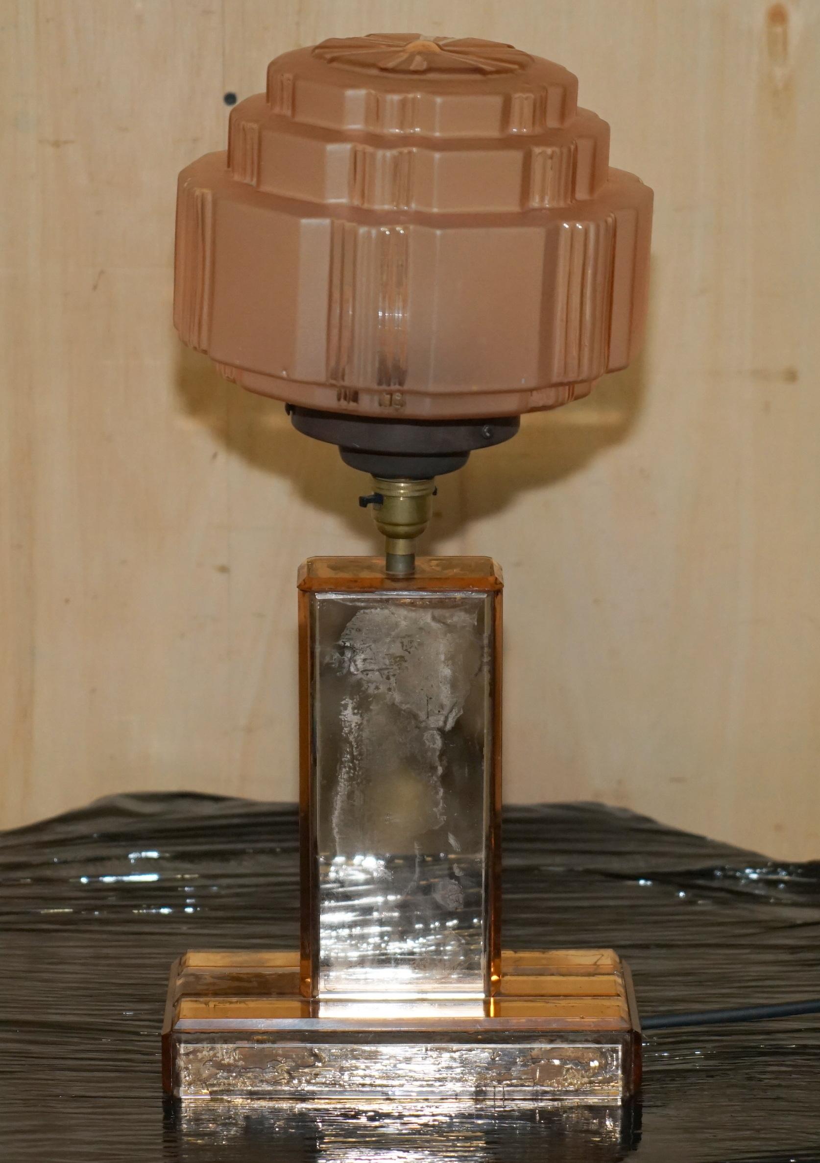 Art Deco STUNNING ART DECO CIRCA 1930'S PEACH GLASS TABLE LAMP WITH MIRRORED PANELs For Sale
