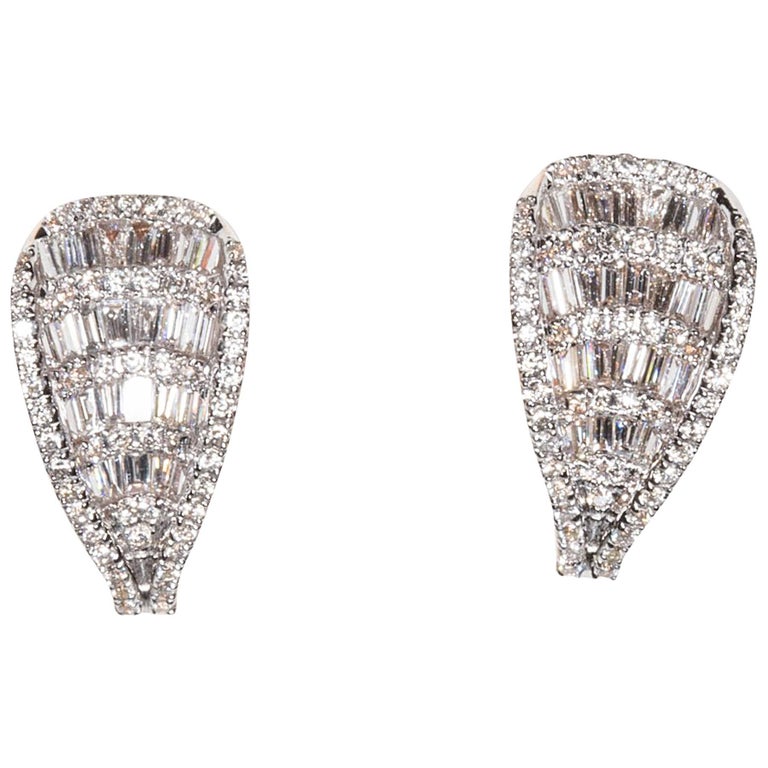 Stunning Art Deco Diamond and Gold Stud Earrings For Sale at 1stdibs