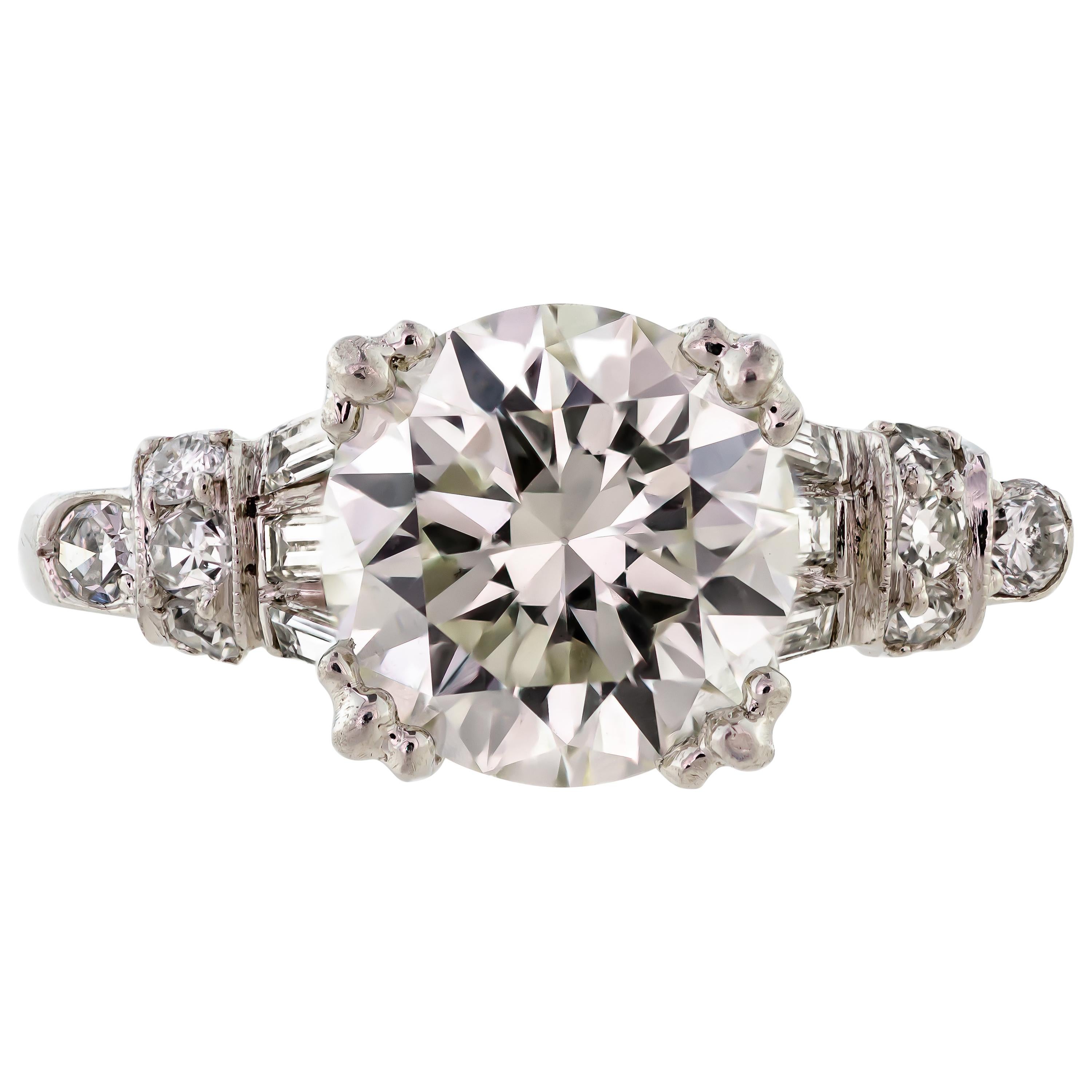 Stunning Art Deco Diamond and Platinum Engagement Ring For Sale