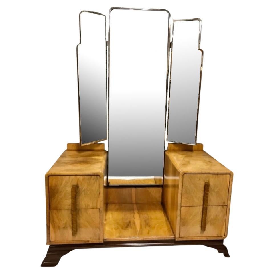 Art Deco Dressing Table in a Stunning Figured Walnut For Sale at 1stDibs