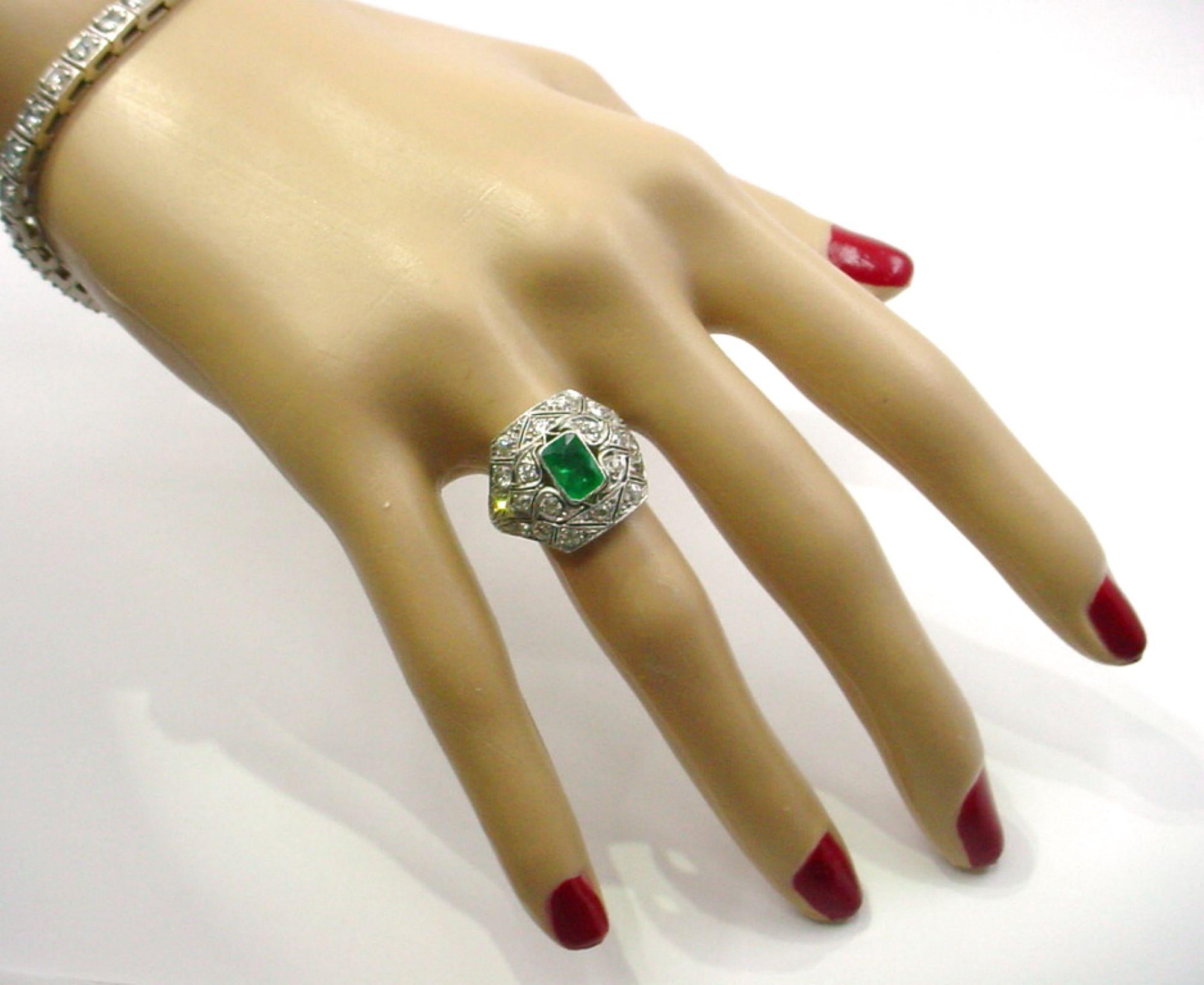 Stunning Art Deco Emerald Diamond Platinum Engagement Cocktail Bombe Dinner Ring In Good Condition For Sale In Santa Rosa, CA