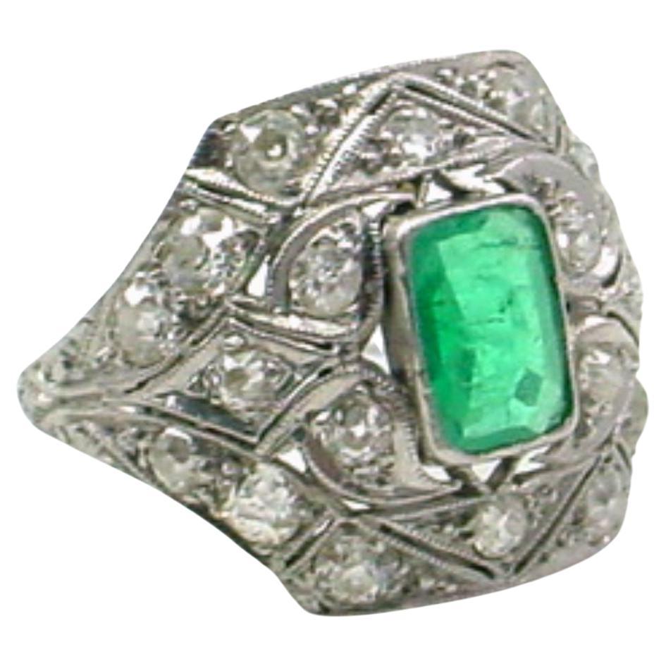 Stunning Art Deco Emerald Diamond Platinum Engagement Cocktail Bombe Dinner Ring
