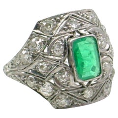 Atemberaubender Art Deco Smaragd-Diamant-Platin-Verlobungs-/Cocktail- Bombe-Essteller-Ring