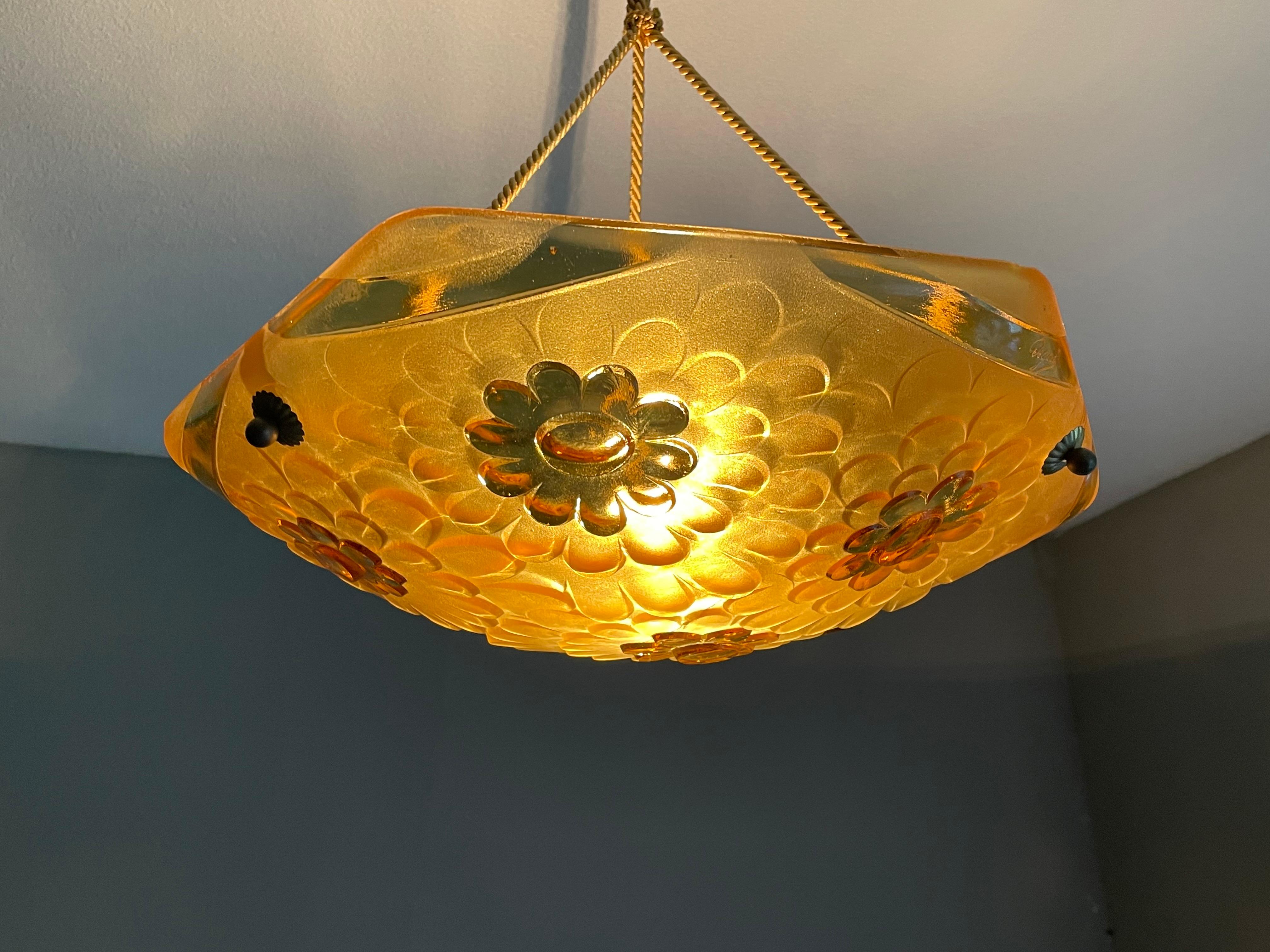 Stunning Art Deco Flower Design Glass & Rope Pendant Light by Degue of France In Good Condition In Lisse, NL
