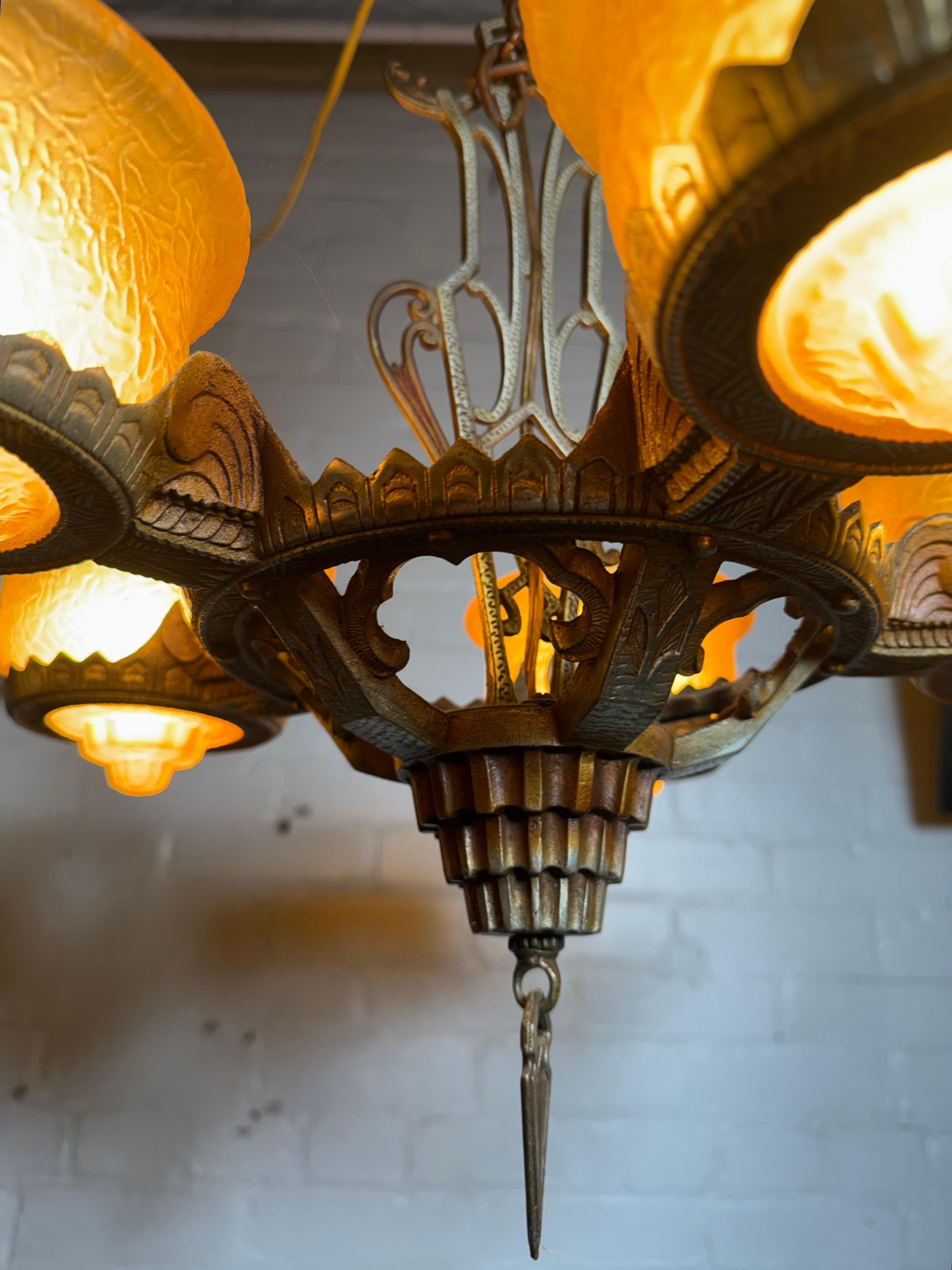 Metà XX secolo Stupendo lampadario a sospensione in vetro e metallo Art Deco Havanna in vendita