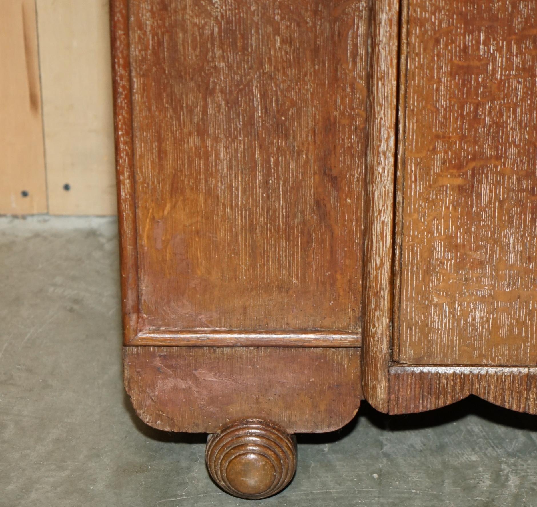 STUNNiNG ART DECO HEALS LONDON LIMED OAK SINGLE WARDROBE PART OF A LARGE SUITE im Angebot 1